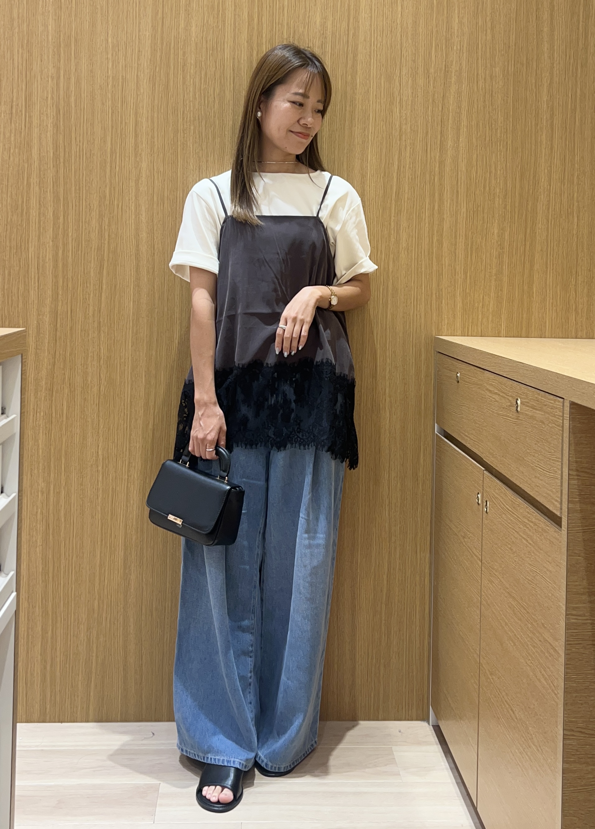 meeさんの「OPAQUE.CLIP｜裾レース マットサテンキャミ【洗濯機OK】」を使ったコーディネート