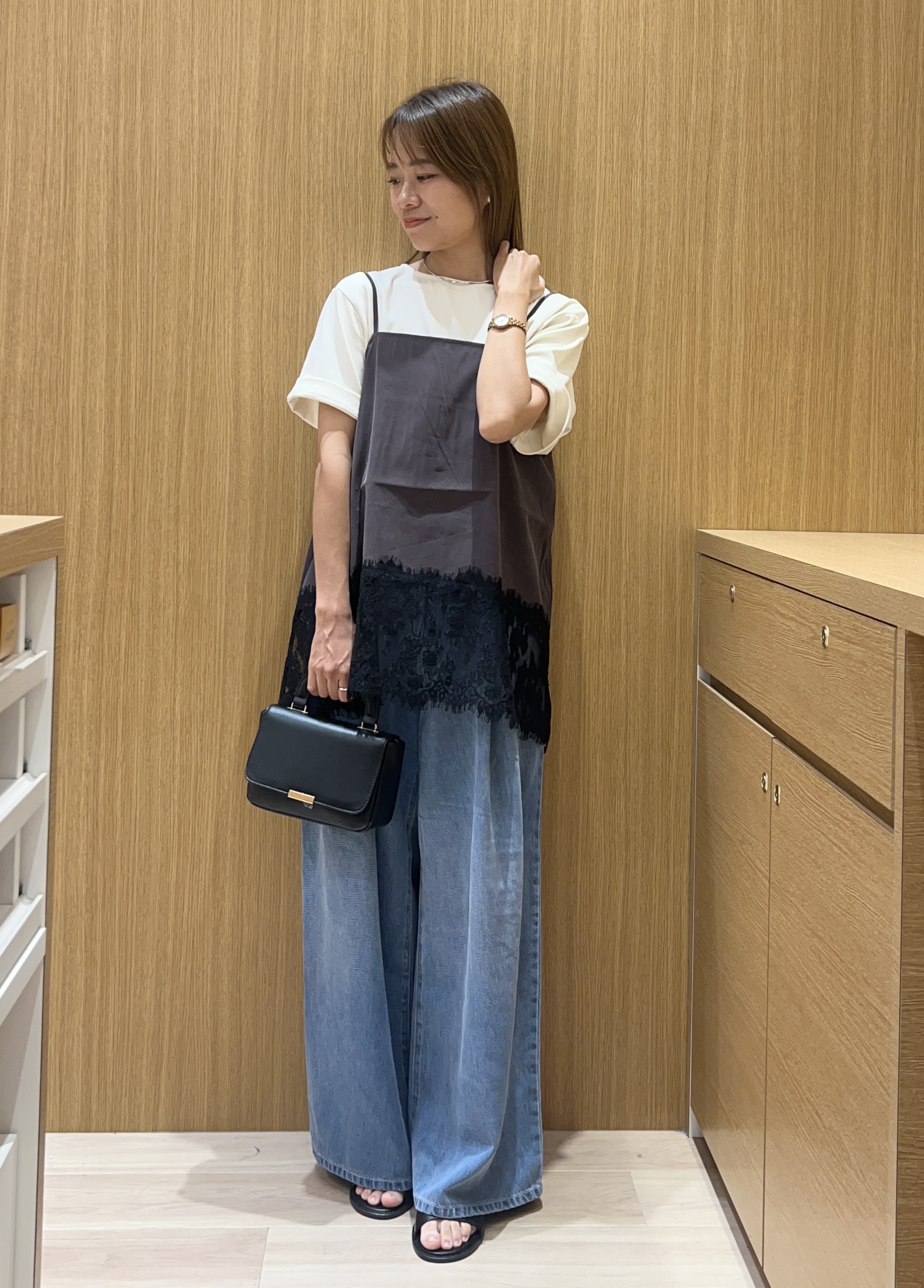 meeさんの「OPAQUE.CLIP｜裾レース マットサテンキャミ【洗濯機OK】」を使ったコーディネート