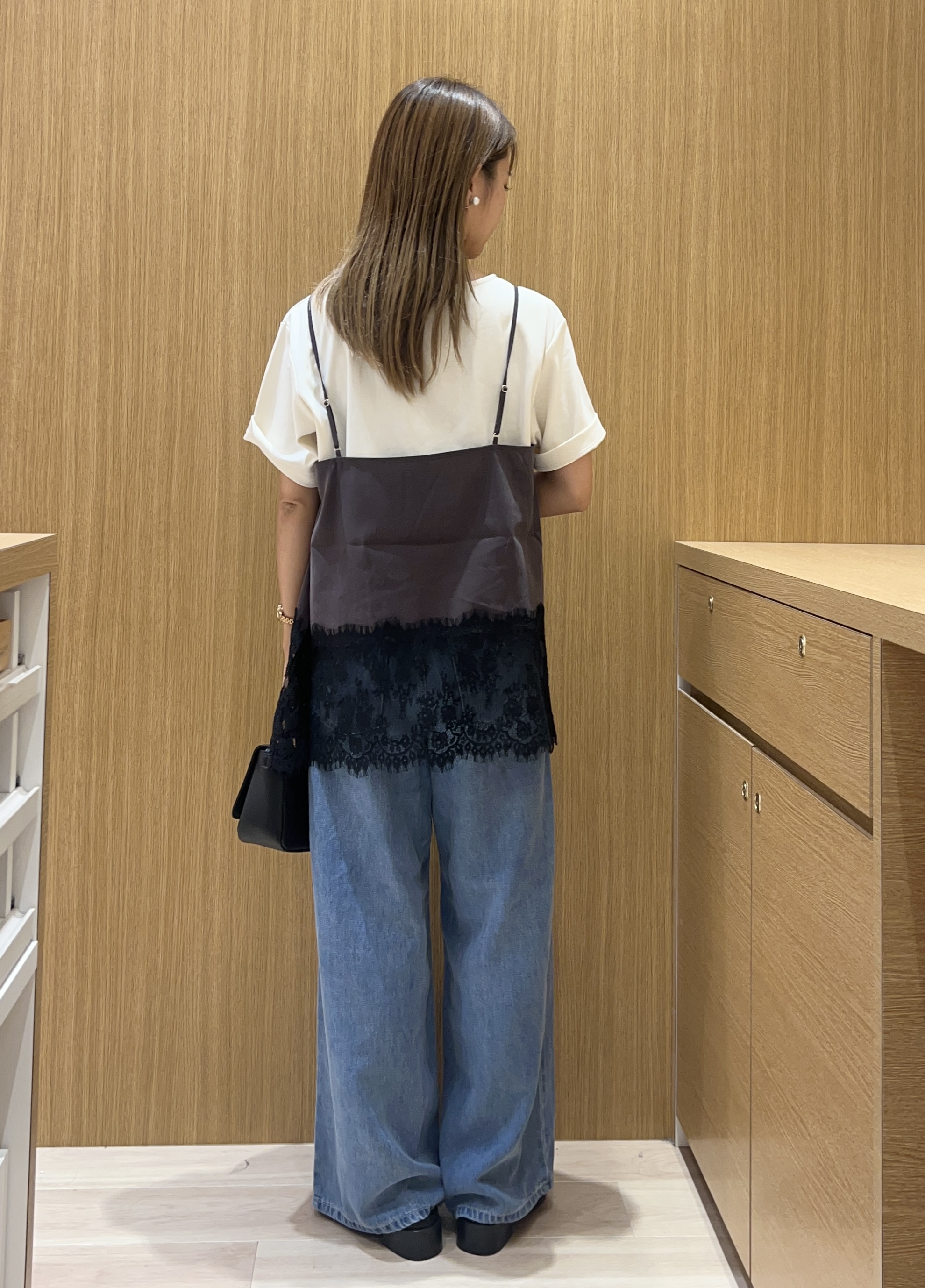 meeさんの「OPAQUE.CLIP｜裾レース マットサテンキャミ【洗濯機OK】」を使ったコーディネート