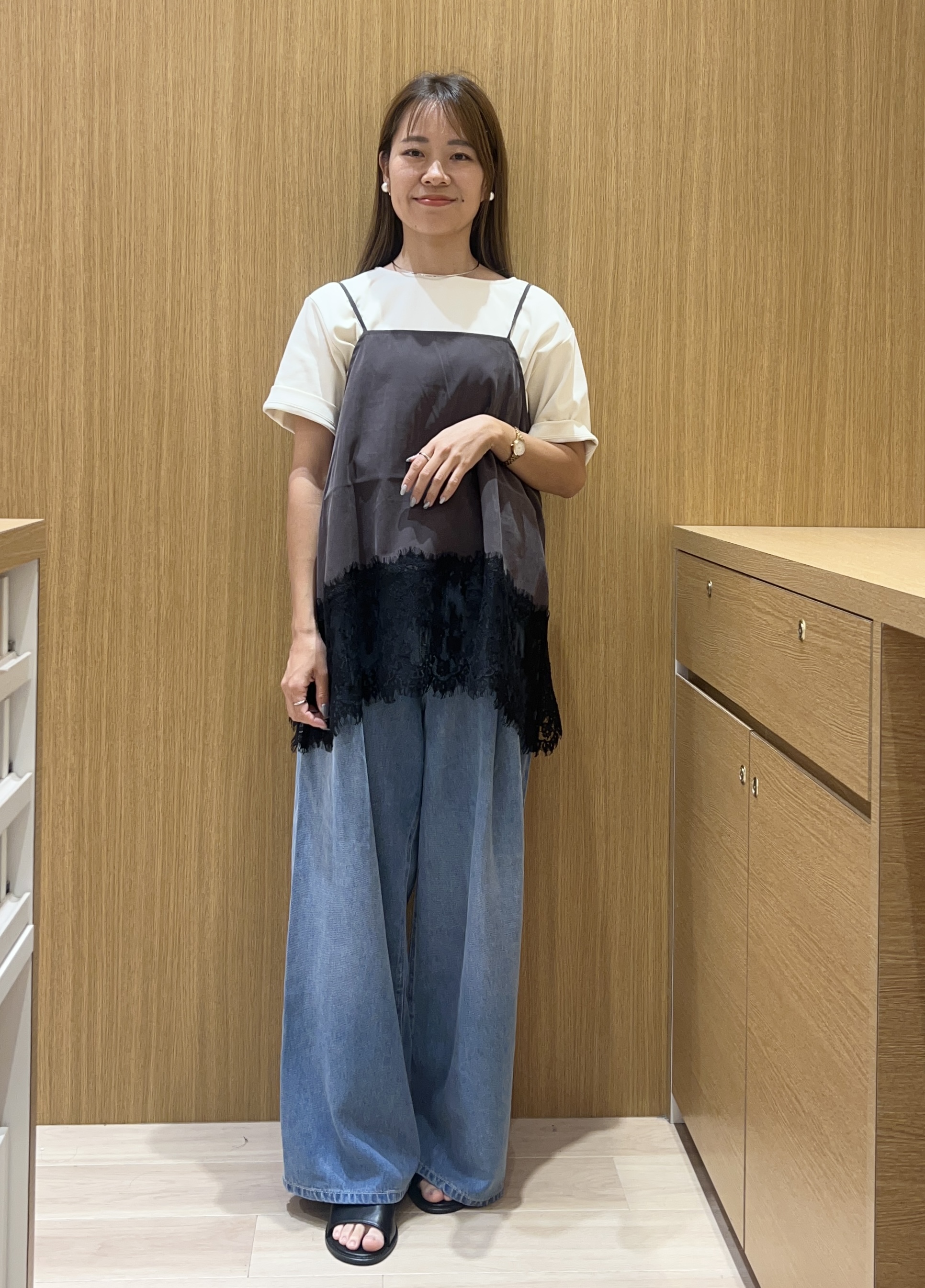meeさんの「OPAQUE.CLIP｜裾レース マットサテンキャミ【洗濯機OK】」を使ったコーディネート