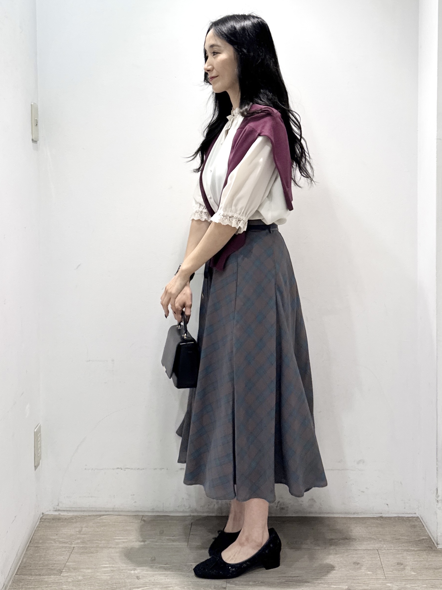 yuicciさんの「OPAQUE.CLIP｜【上品な透け感】ダブルパール調釦 愛されシアーカーディガン」を使ったコーディネート