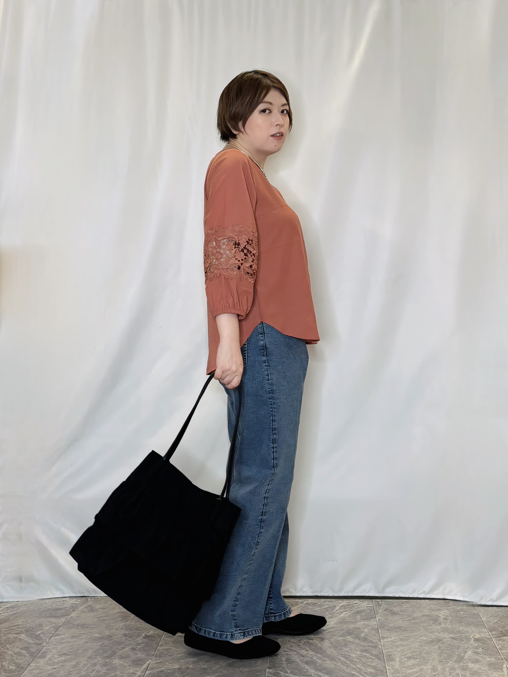 たみさんの「SHOO･LA･RUE｜【洗濯機可/S-LL/洗濯後しわになりにくい】インせず決まる お袖レースデザインブラウス」を使ったコーディネート