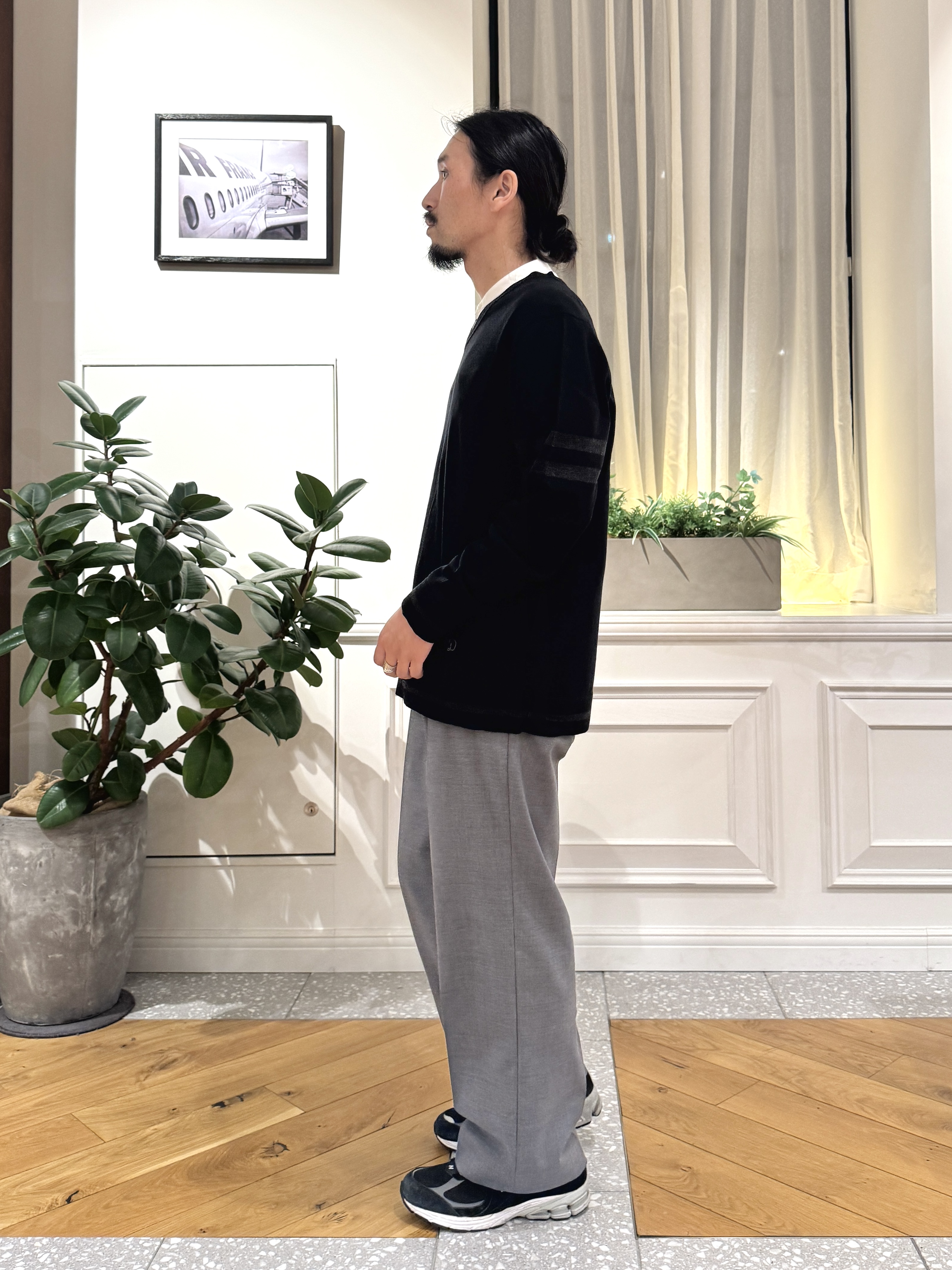 kawarataniさんの「DRESSTERIOR｜【ウォッシャブル】ファインメリノVネックニット」を使ったコーディネート