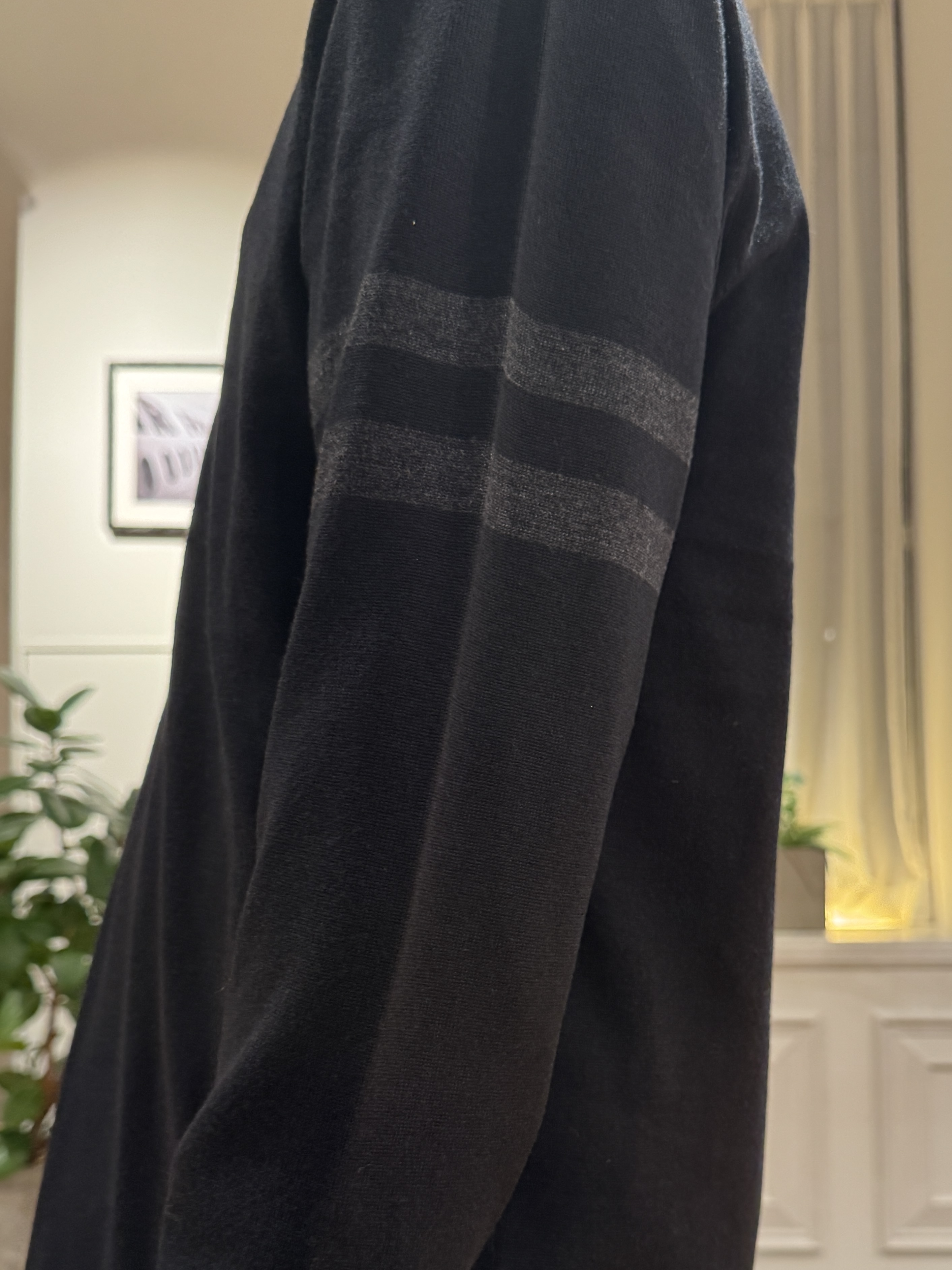 kawarataniさんの「DRESSTERIOR｜【ウォッシャブル】ファインメリノVネックニット」を使ったコーディネート