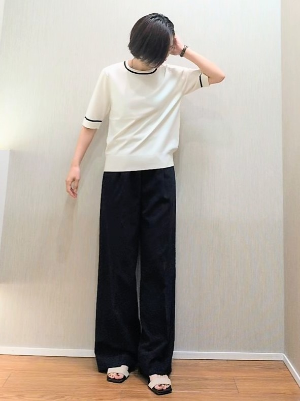 ミズタさんの「UNTITLED｜【アンサンブル可/きれいめ/通勤】コンパクト5分袖ニット」を使ったコーディネート
