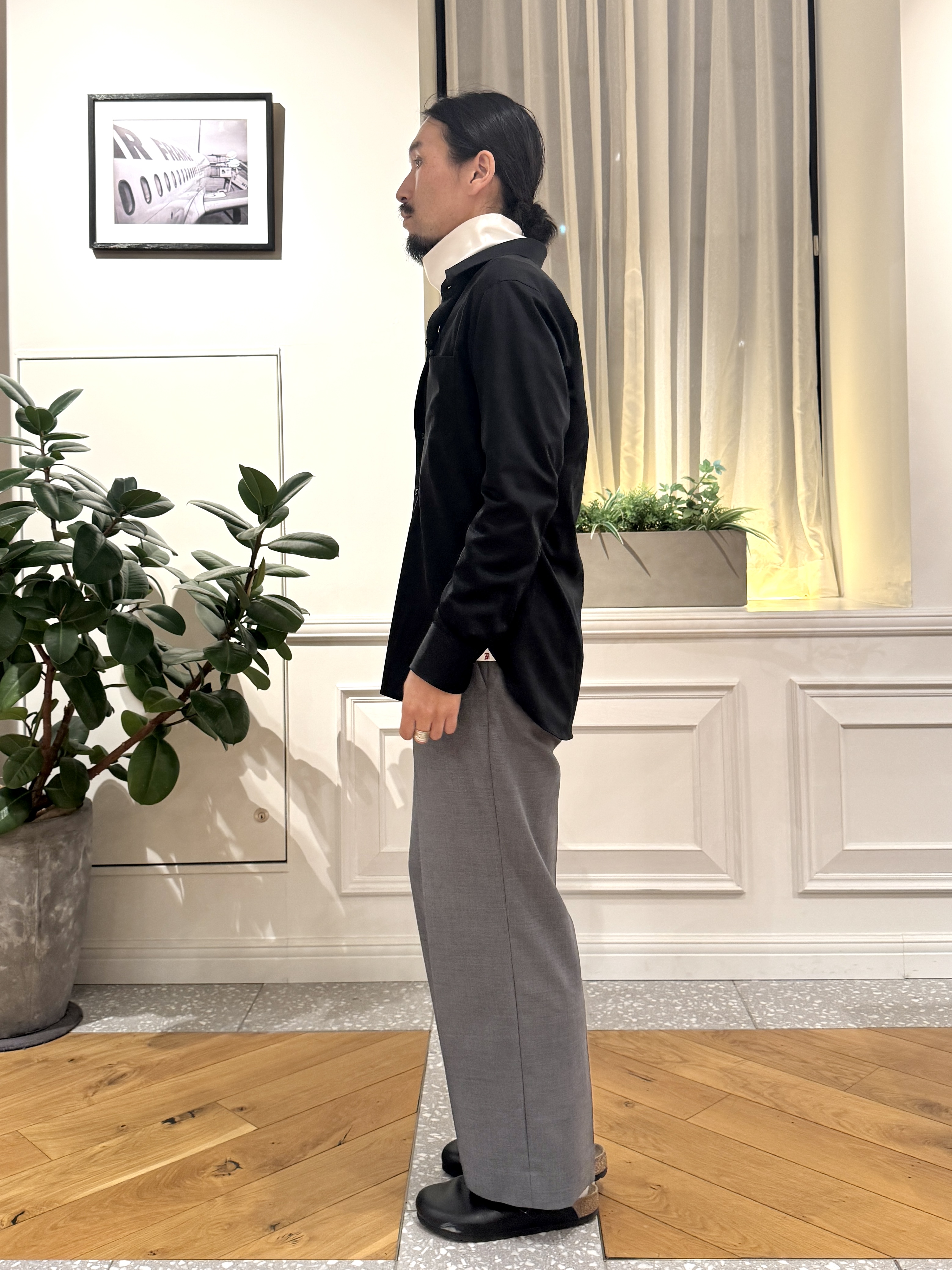 kawarataniさんの「DRESSTERIOR｜【日本製】マイクロヤーン ブラック ドレスシャツ」を使ったコーディネート