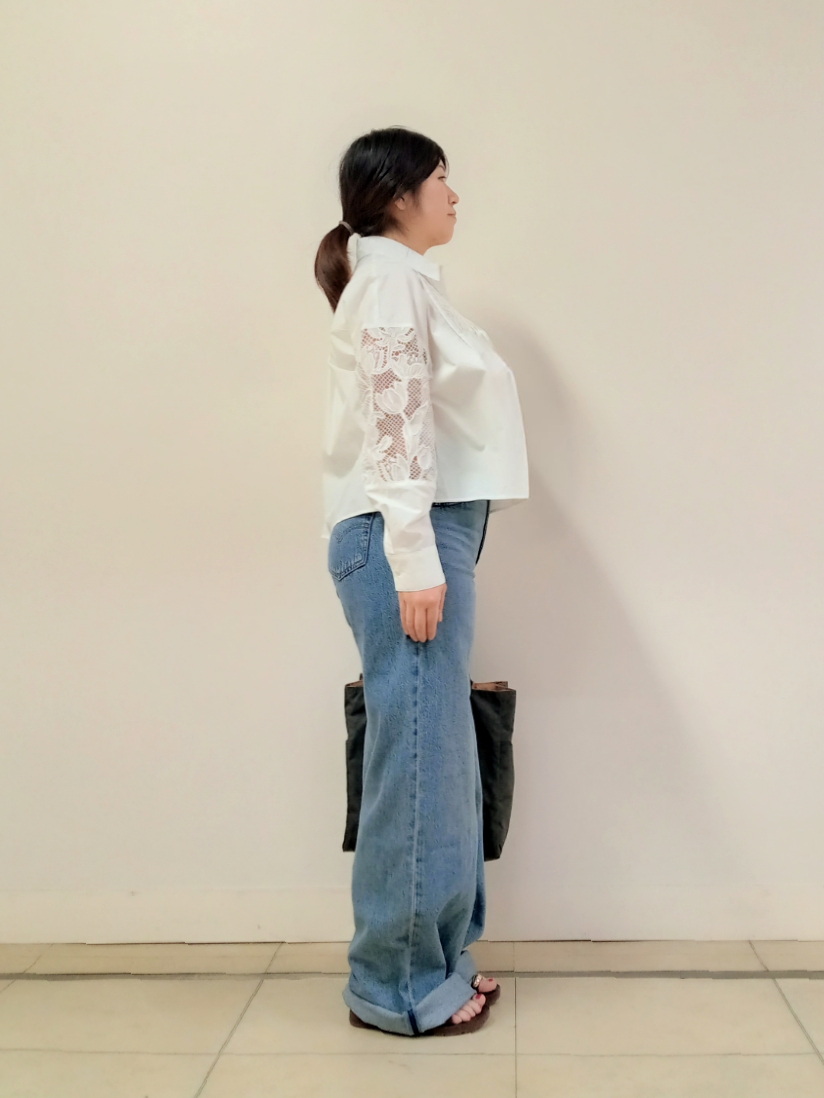 emiさんの「DRESSTERIOR｜【着映え】シアーレーススリーブ ピンタック クロップドシャツ」を使ったコーディネート