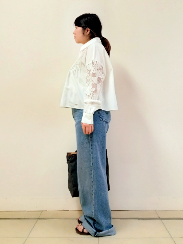 emiさんの「DRESSTERIOR｜【着映え】シアーレーススリーブ ピンタック クロップドシャツ」を使ったコーディネート