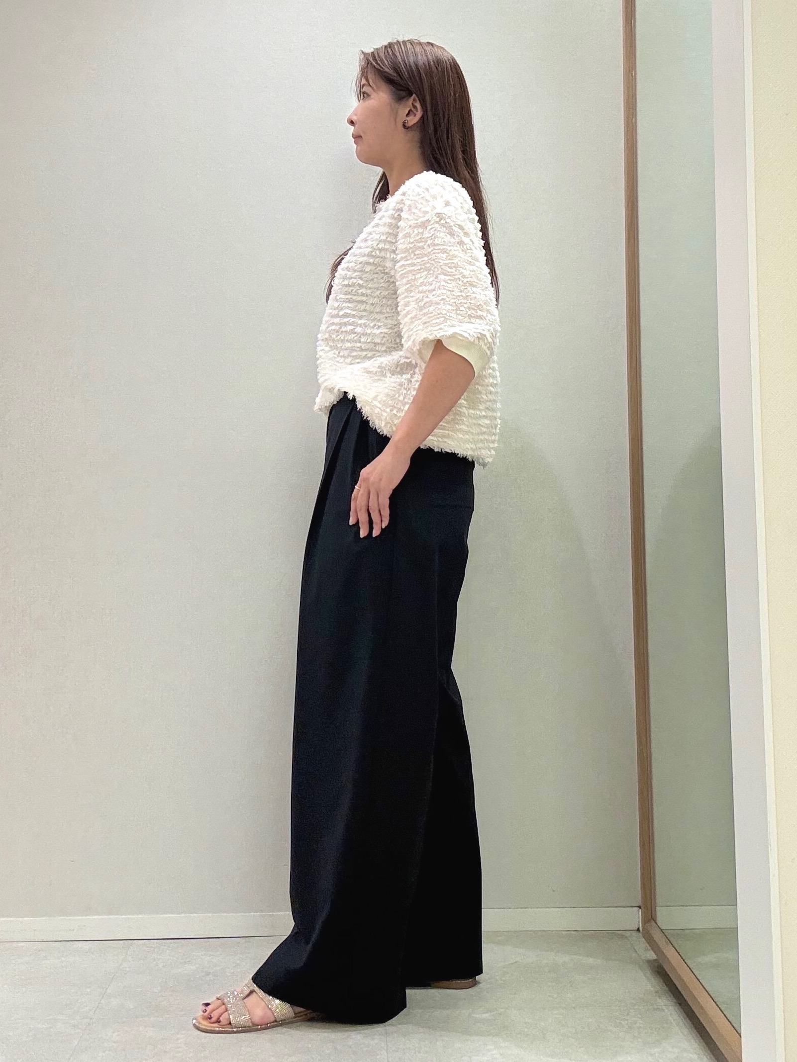 hitomiさんの「UNTITLED｜【秋映え/体型カバー】フェザージャガードプルオーバー」を使ったコーディネート
