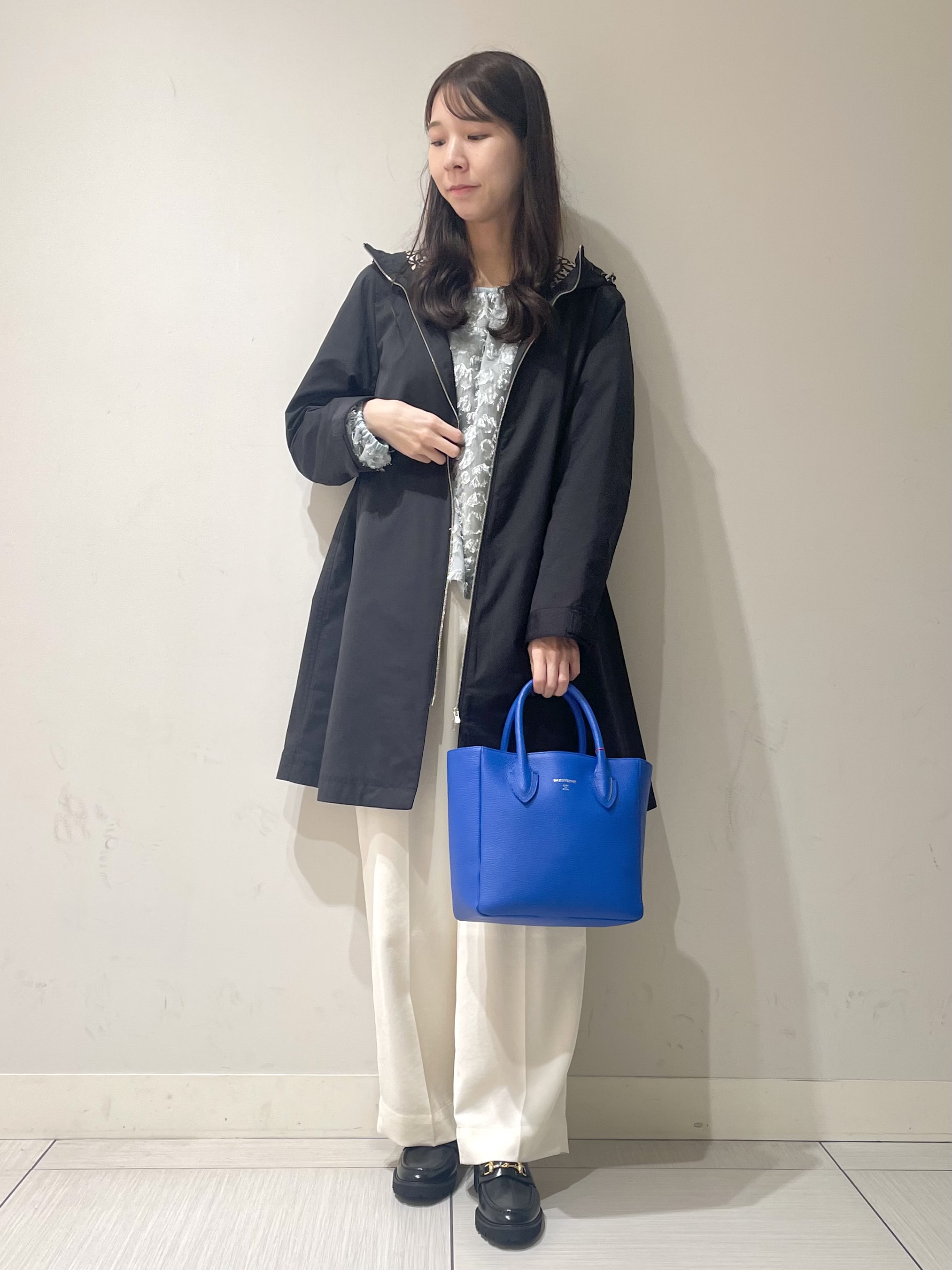 ことさんの「DRESSTERIOR｜【ウォッシャブル/撥水素材】撥水フーテッドツイルコート」を使ったコーディネート