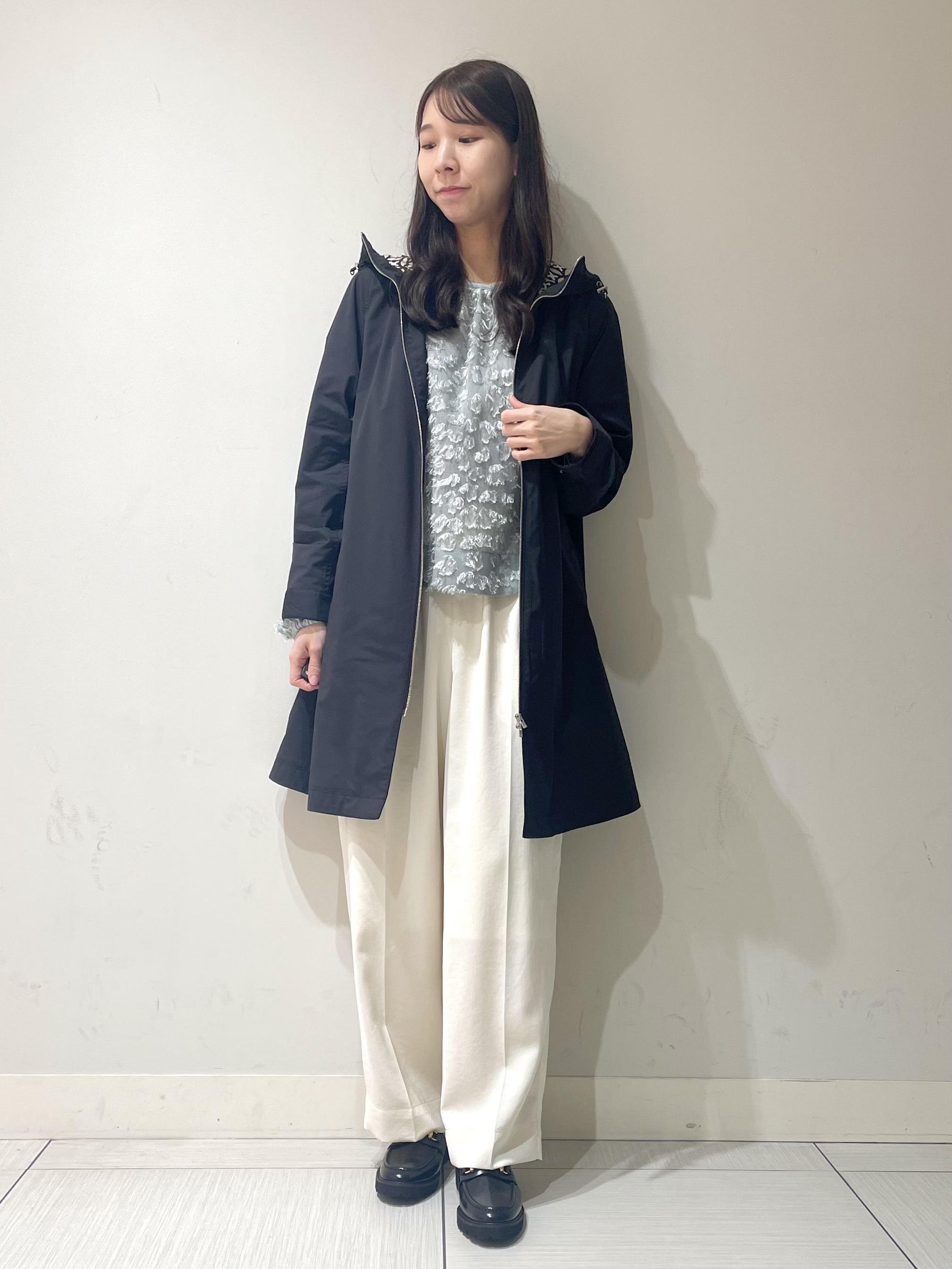 ことさんの「DRESSTERIOR｜【ウォッシャブル/撥水素材】撥水フーテッドツイルコート」を使ったコーディネート