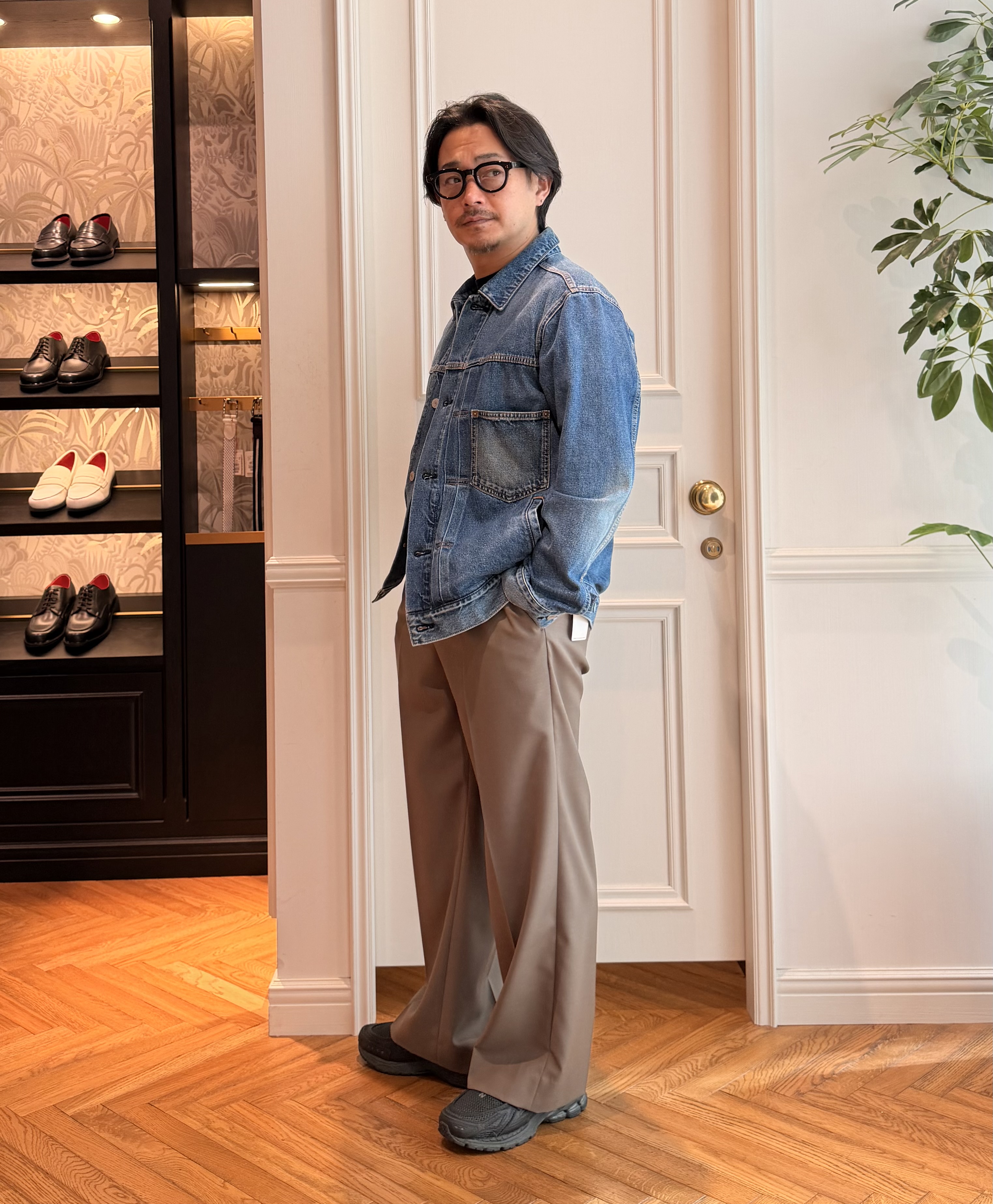 鶴田大士さんの「DRESSTERIOR｜【日本製】オンブレーチェックシャツ」を使ったコーディネート