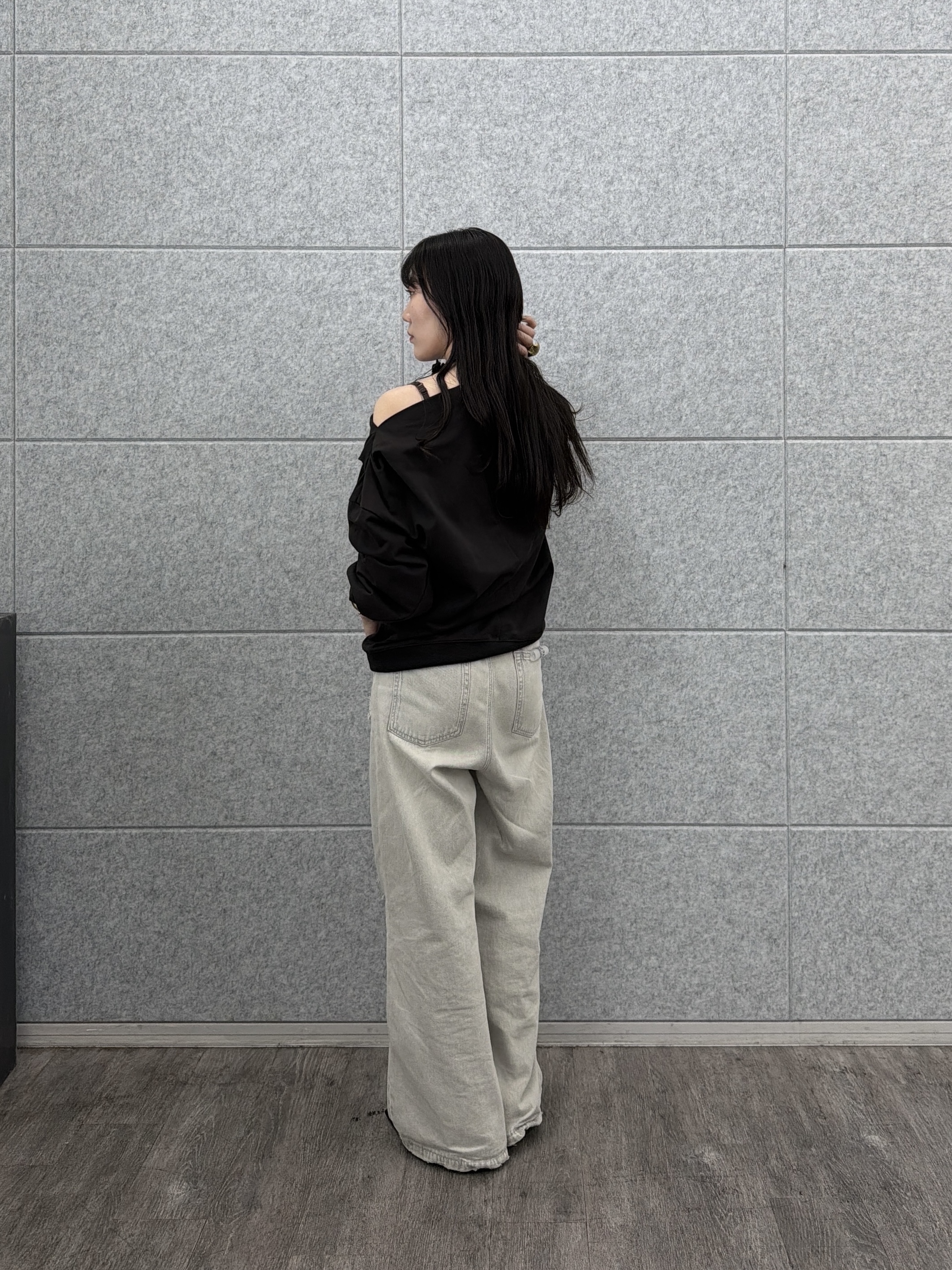 rinaさんの「INDIVI｜裏毛オフショルカットソー」を使ったコーディネート