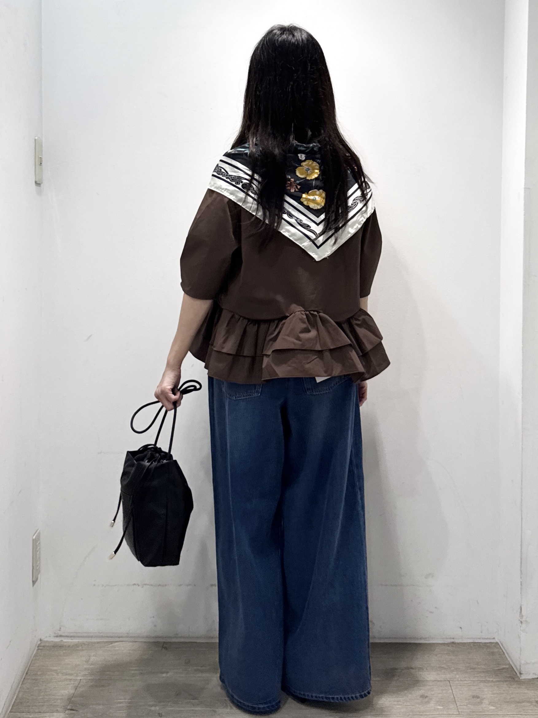 yuicciさんの「OPAQUE.CLIP｜裾ラッフルデザインブラウス【洗濯機OK】」を使ったコーディネート
