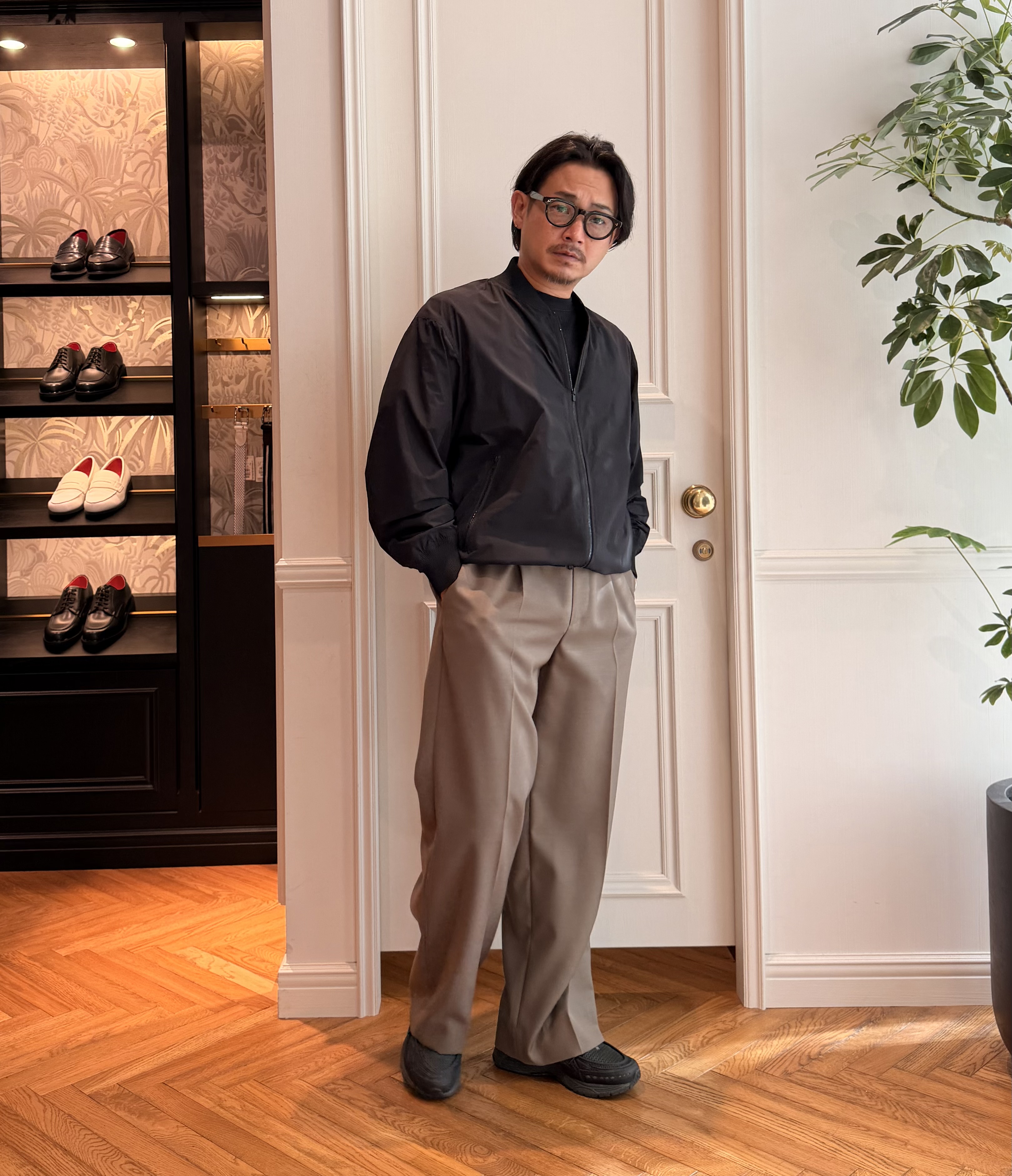 鶴田大士さんの「DRESSTERIOR｜【干場義雅&times;K－3B&times;DRESSTERIOR】ブラックMA－1」を使ったコーディネート