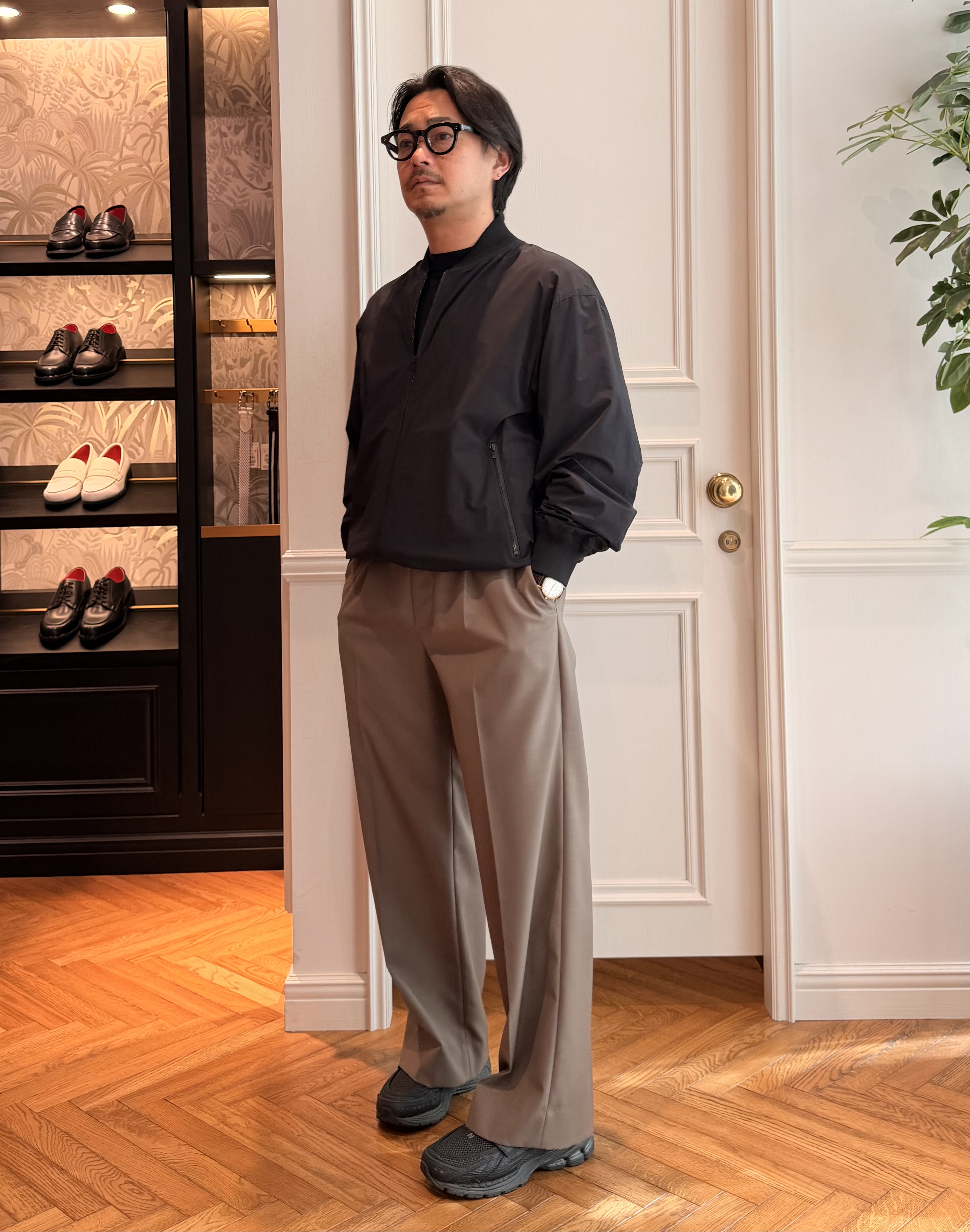鶴田大士さんの「DRESSTERIOR｜【干場義雅&times;K－3B&times;DRESSTERIOR】ブラックMA－1」を使ったコーディネート