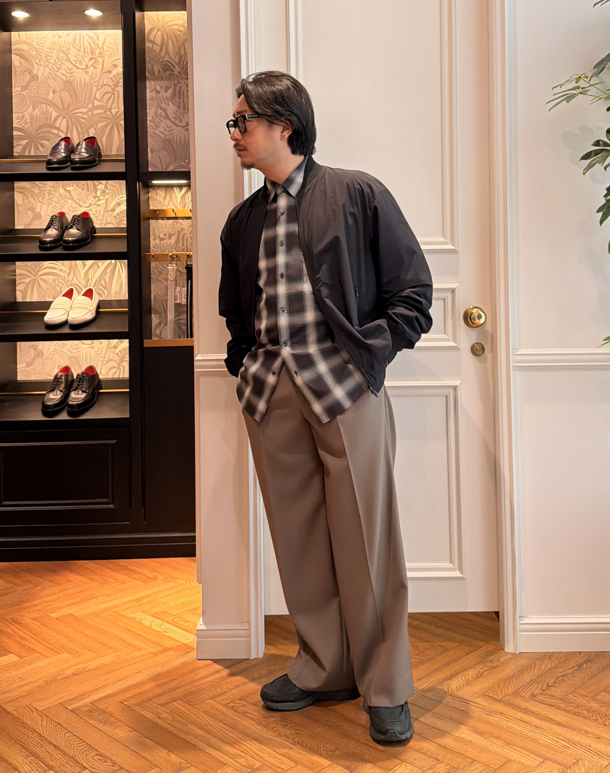 鶴田大士さんの「DRESSTERIOR｜【干場義雅&times;K－3B&times;DRESSTERIOR】ブラックMA－1」を使ったコーディネート