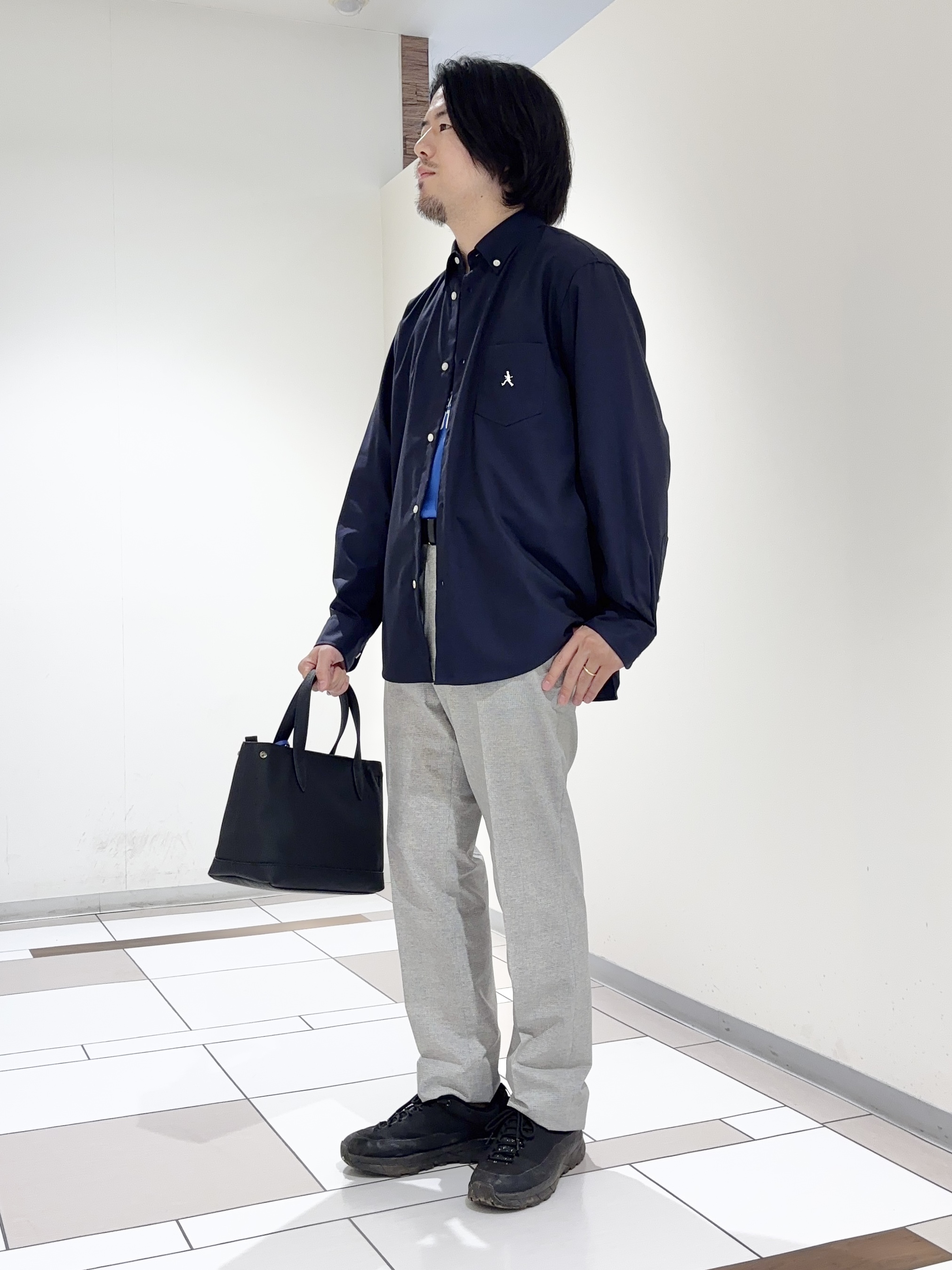 及川さんの「TAKEO KIKUCHI｜【BOWLER HAT LABEL】ボーラーハットウォーカー刺繍 ボタンダウンシャツ」を使ったコーディネート
