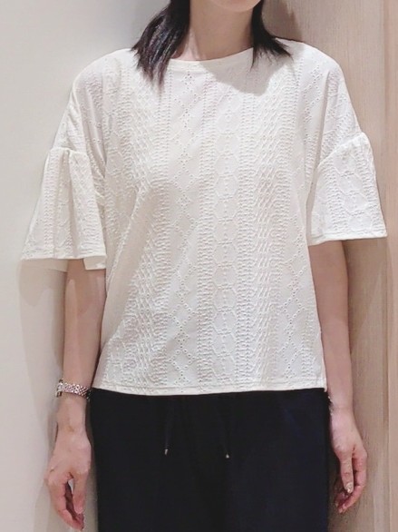 Yuiさんの「grove｜アイレットレースカットソー」を使ったコーディネート