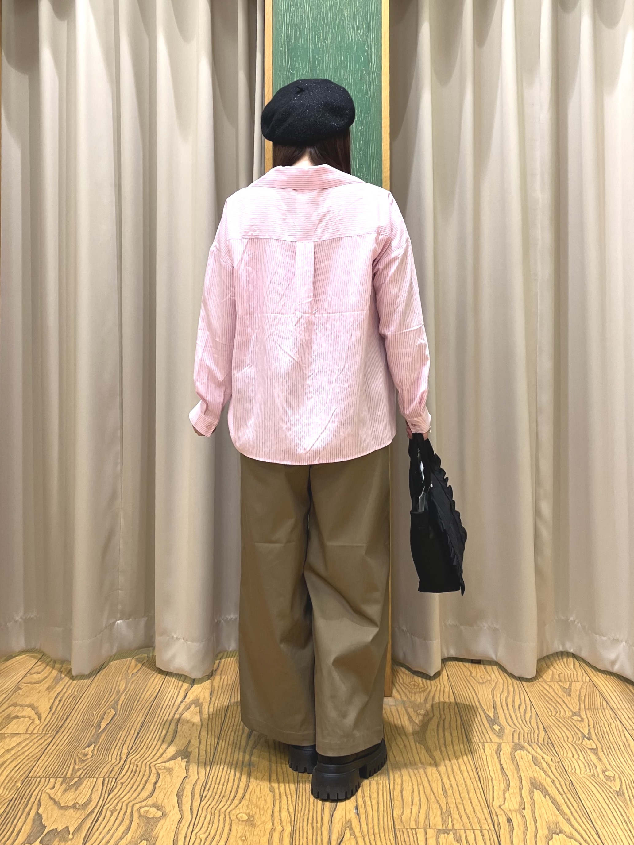 ゆっきーさんの「SHOO･LA･RUE｜【洗濯機可】インせず決まるAライン ストライプスキッパーシャツ」を使ったコーディネート