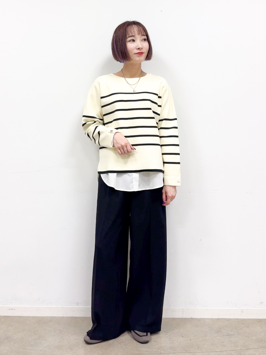 𝐜𝐡𝐢𝐤𝐚さんの「SHOO･LA･RUE｜【洗濯機可/S-LL】着こなし広がる レイヤードアソートTシャツ」を使ったコーディネート
