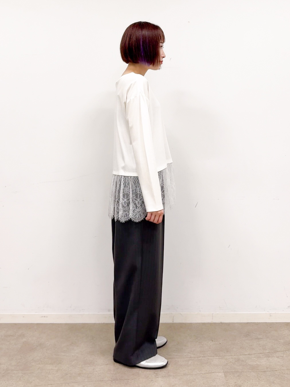 𝐜𝐡𝐢𝐤𝐚さんの「SHOO･LA･RUE｜【洗濯機可/S-LL】着こなし広がる レイヤードアソートTシャツ」を使ったコーディネート