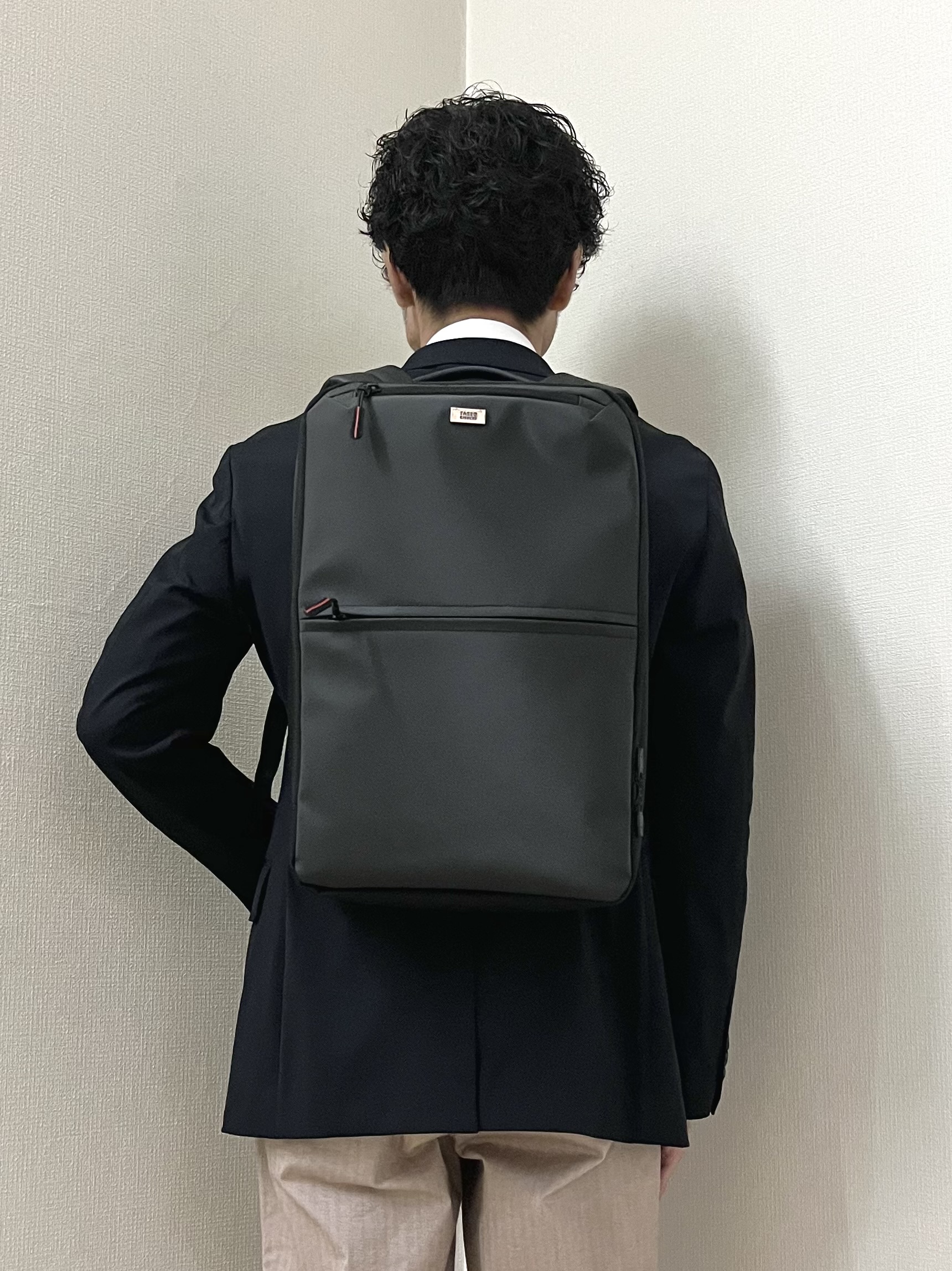 URAさんの「TAKEO KIKUCHI｜【360&deg;ストレッチ／軽量】None Of Stress ライト ジャケット（セットアップ対応）」を使ったコーディネート