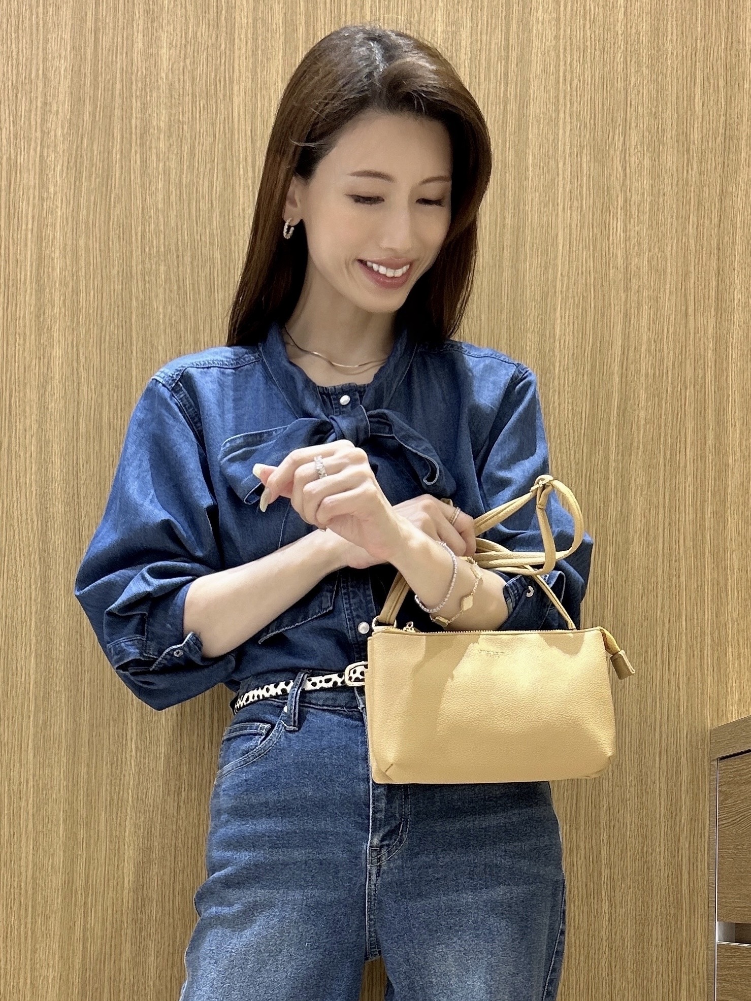 maiさんの「OPAQUE.CLIP｜デニムボウタイブラウス【洗濯機OK】」を使ったコーディネート