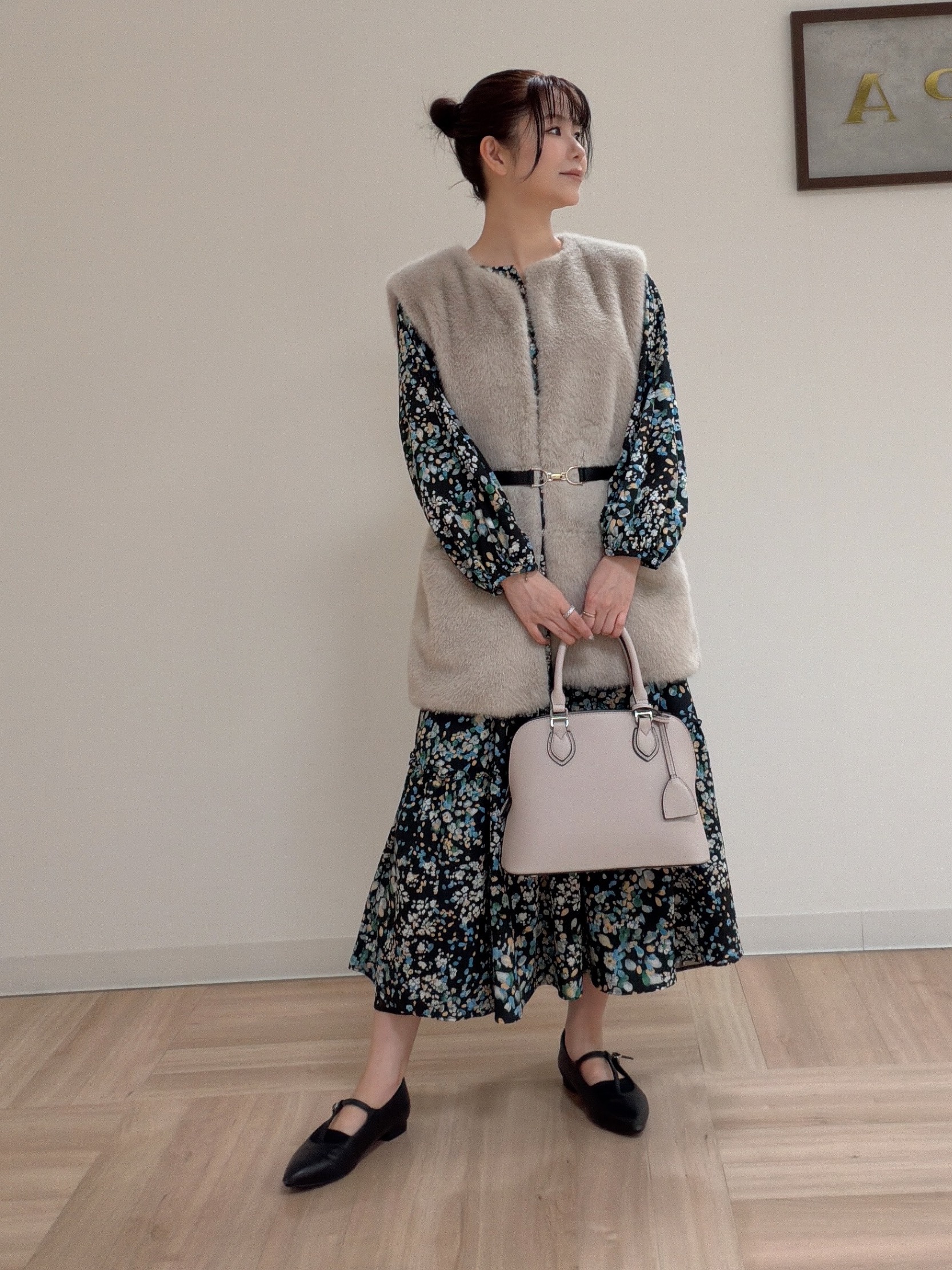 アースさんの「Reflect｜フラワープリント フェミニンワンピース」を使ったコーディネート