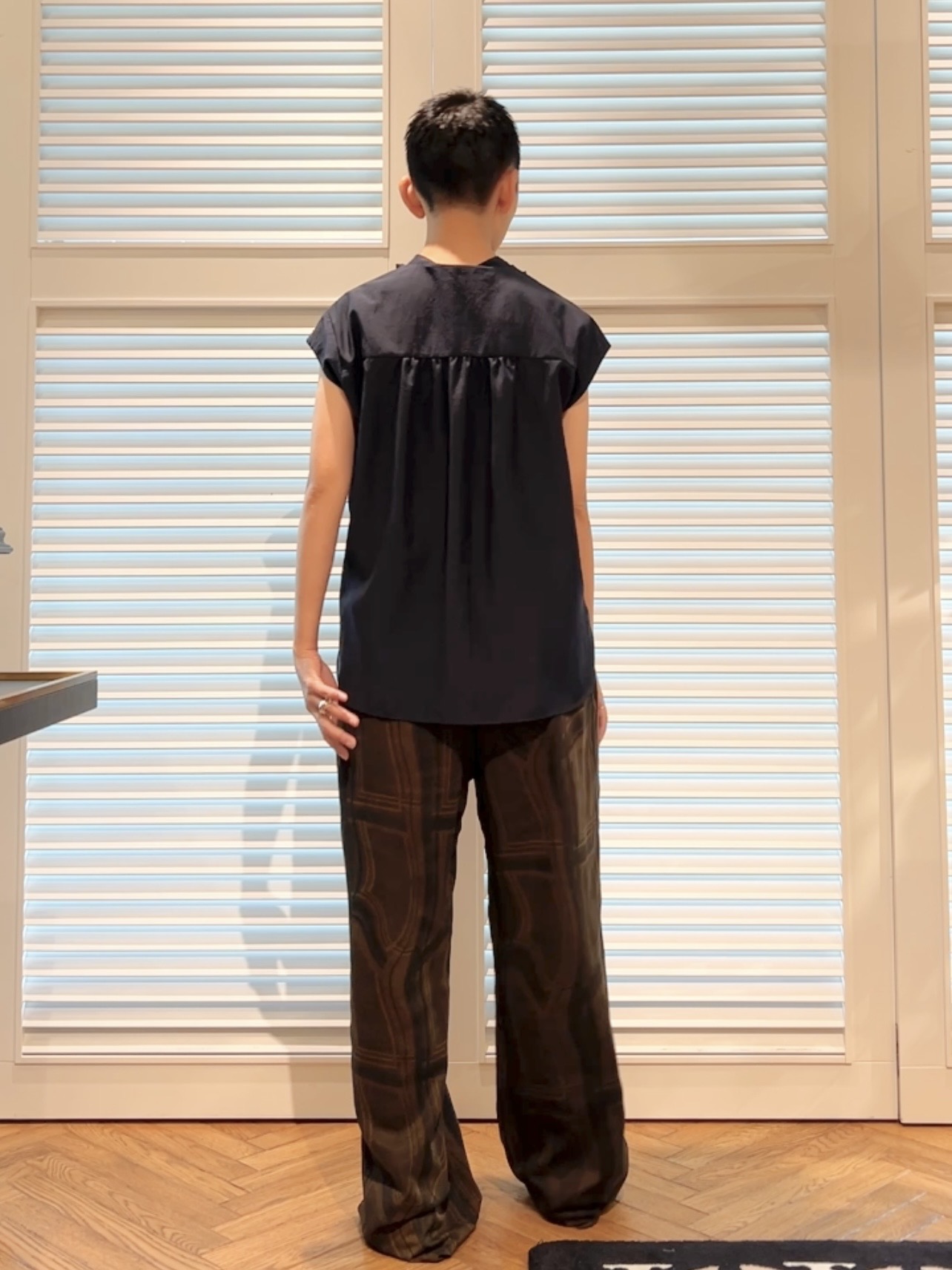 OCHIAIさんの「DRESSTERIOR｜フレンチスリーブ　フリルブラウス」を使ったコーディネート