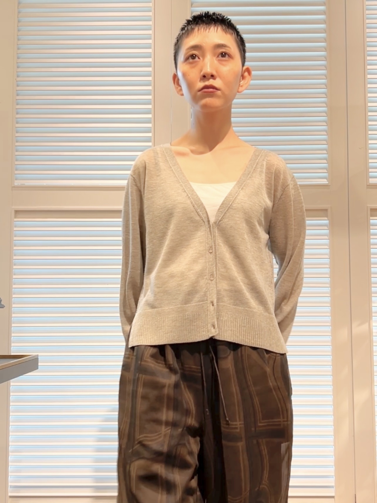 OCHIAIさんの「DRESSTERIOR｜【日除け/冷房対策】ウォッシャブルシアーカーディガン」を使ったコーディネート