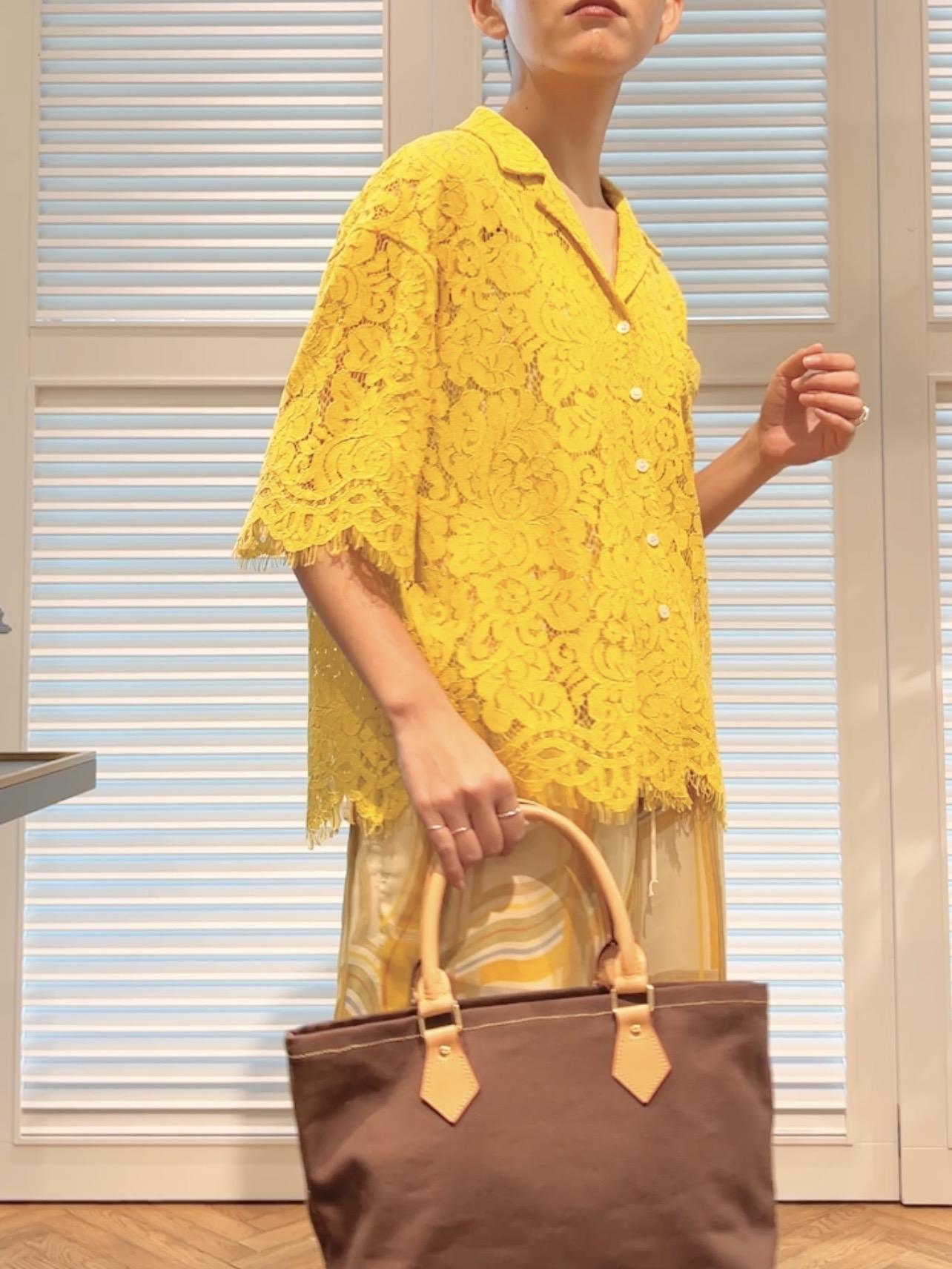 OCHIAIさんの「DRESSTERIOR｜【ウォッシャブル/羽織りにも便利】シアーコードレースブラウス」を使ったコーディネート
