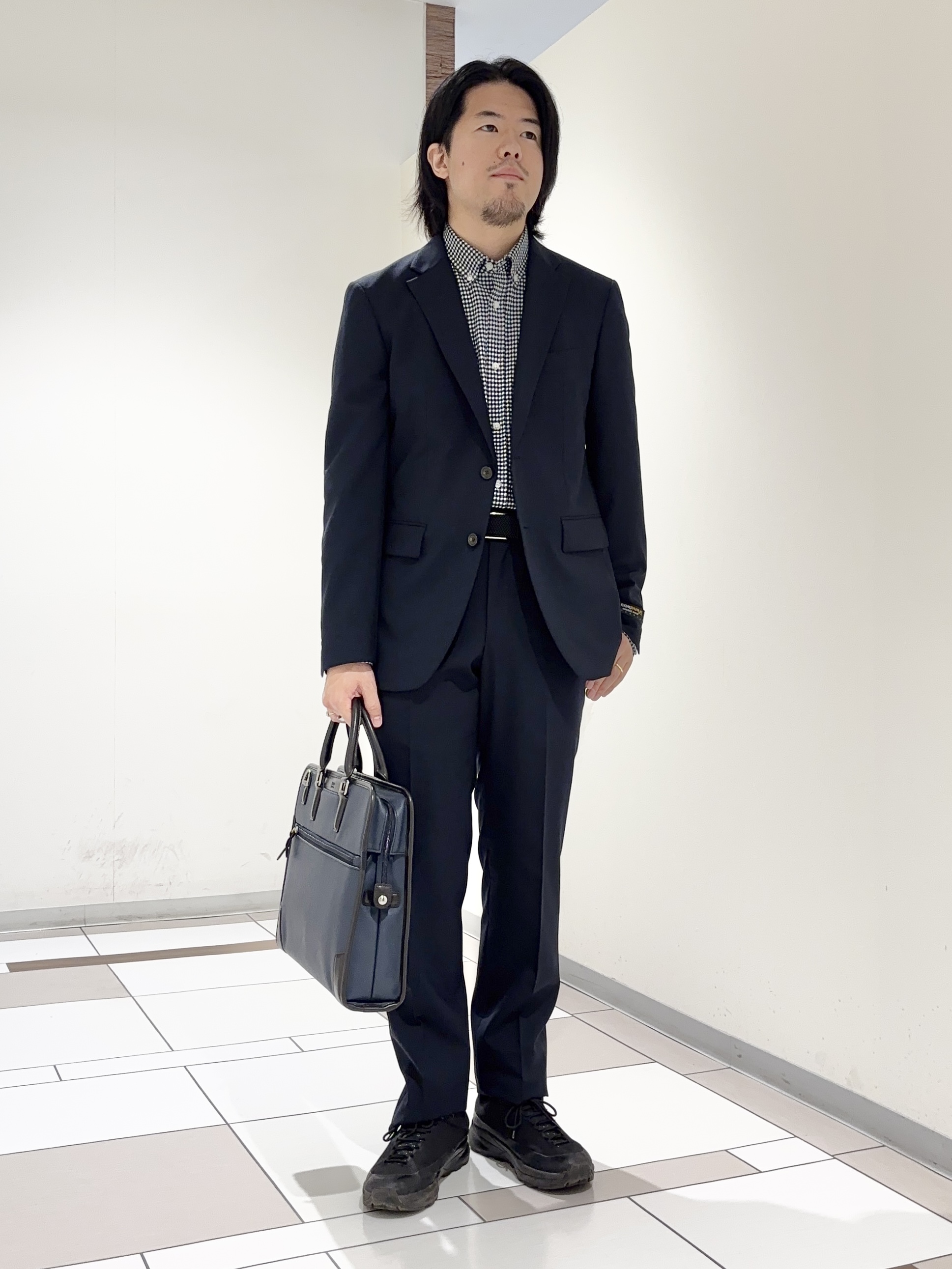 及川さんの「TAKEO KIKUCHI｜【Begin掲載】コーデュラ（R）夏素材ウールトロ　ストレッチスーツ」を使ったコーディネート