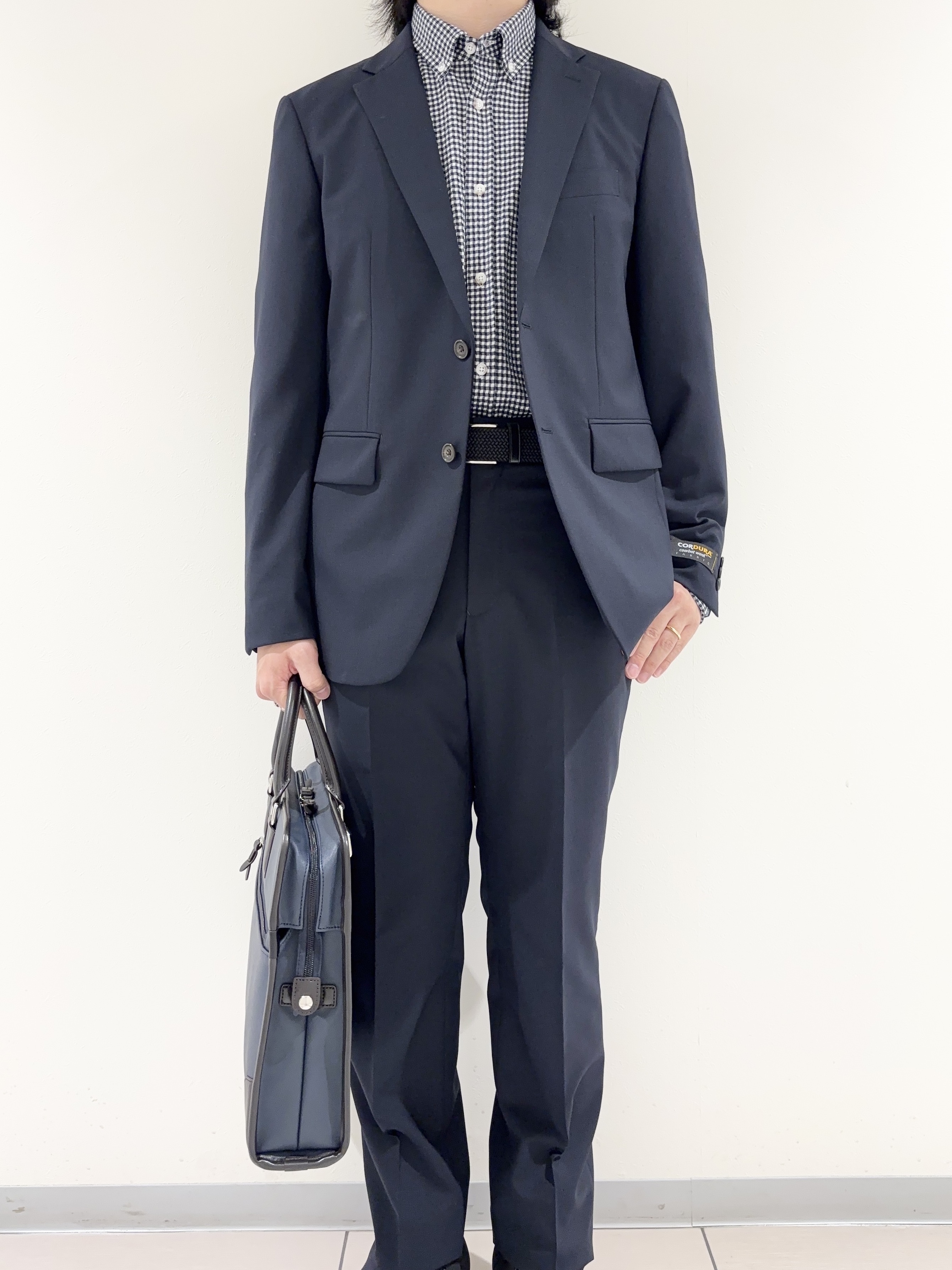 及川さんの「TAKEO KIKUCHI｜【Begin掲載】コーデュラ（R）夏素材ウールトロ　ストレッチスーツ」を使ったコーディネート