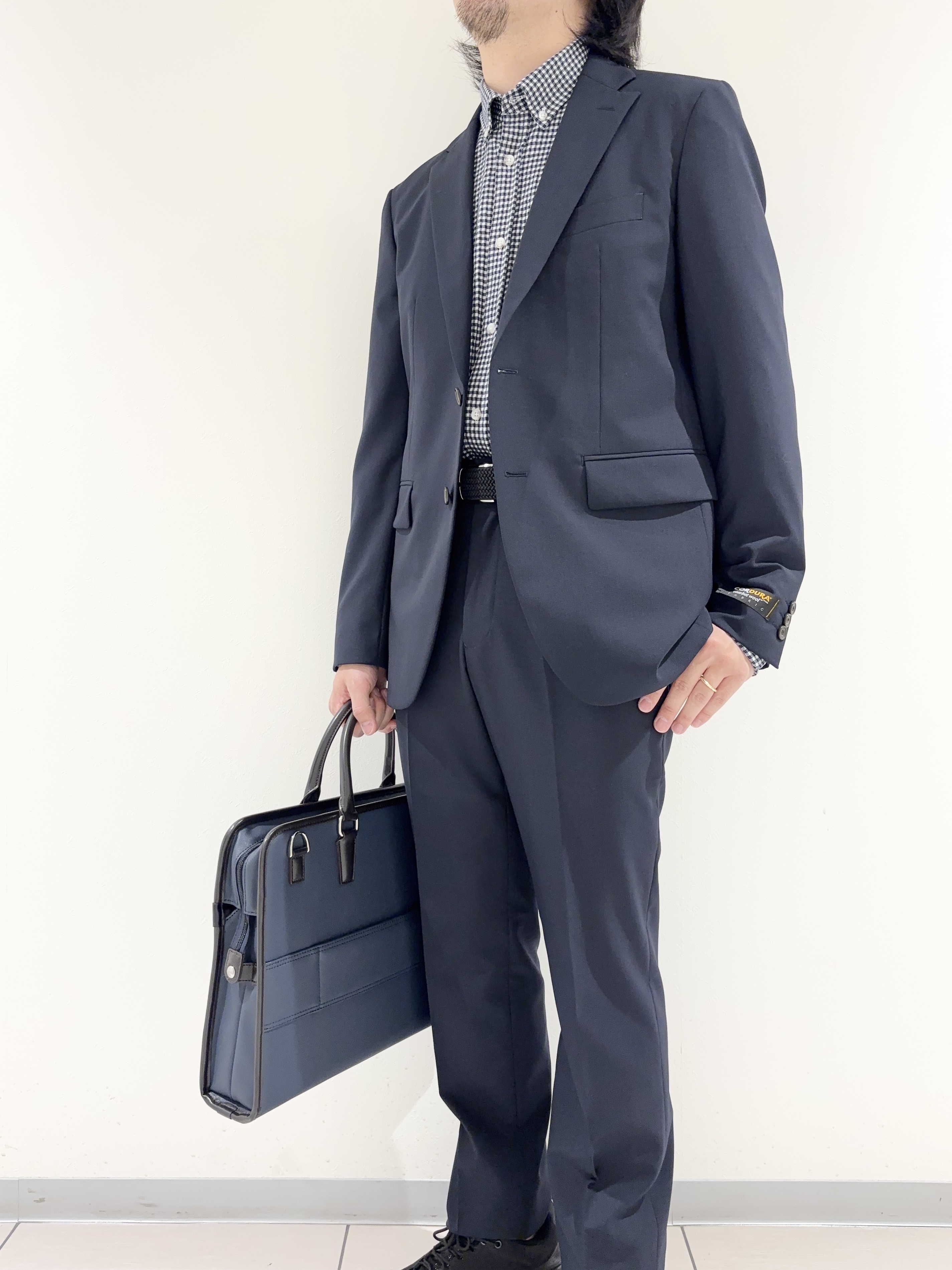 及川さんの「TAKEO KIKUCHI｜【Begin掲載】コーデュラ（R）夏素材ウールトロ　ストレッチスーツ」を使ったコーディネート