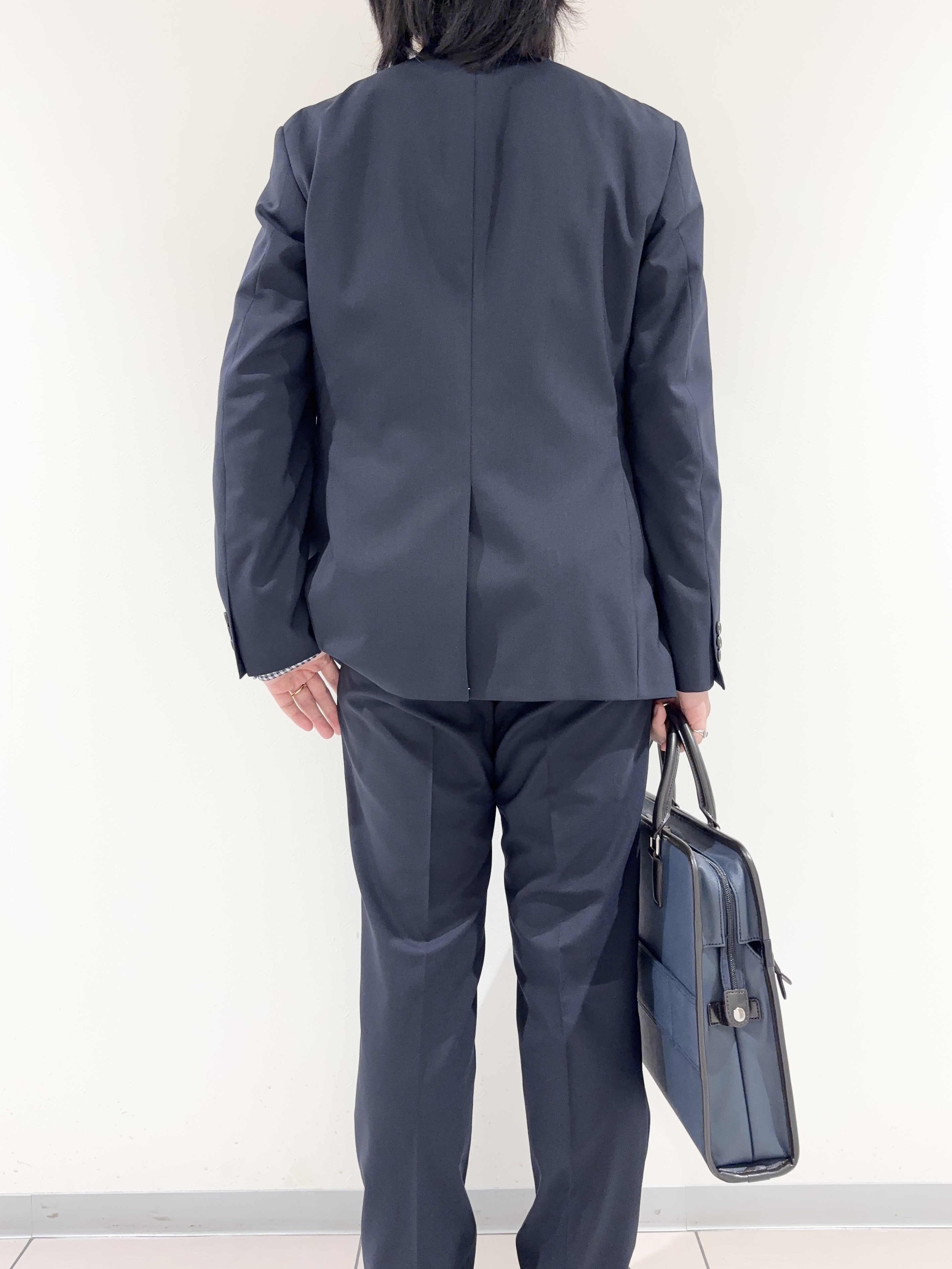 及川さんの「TAKEO KIKUCHI｜【Begin掲載】コーデュラ（R）夏素材ウールトロ　ストレッチスーツ」を使ったコーディネート
