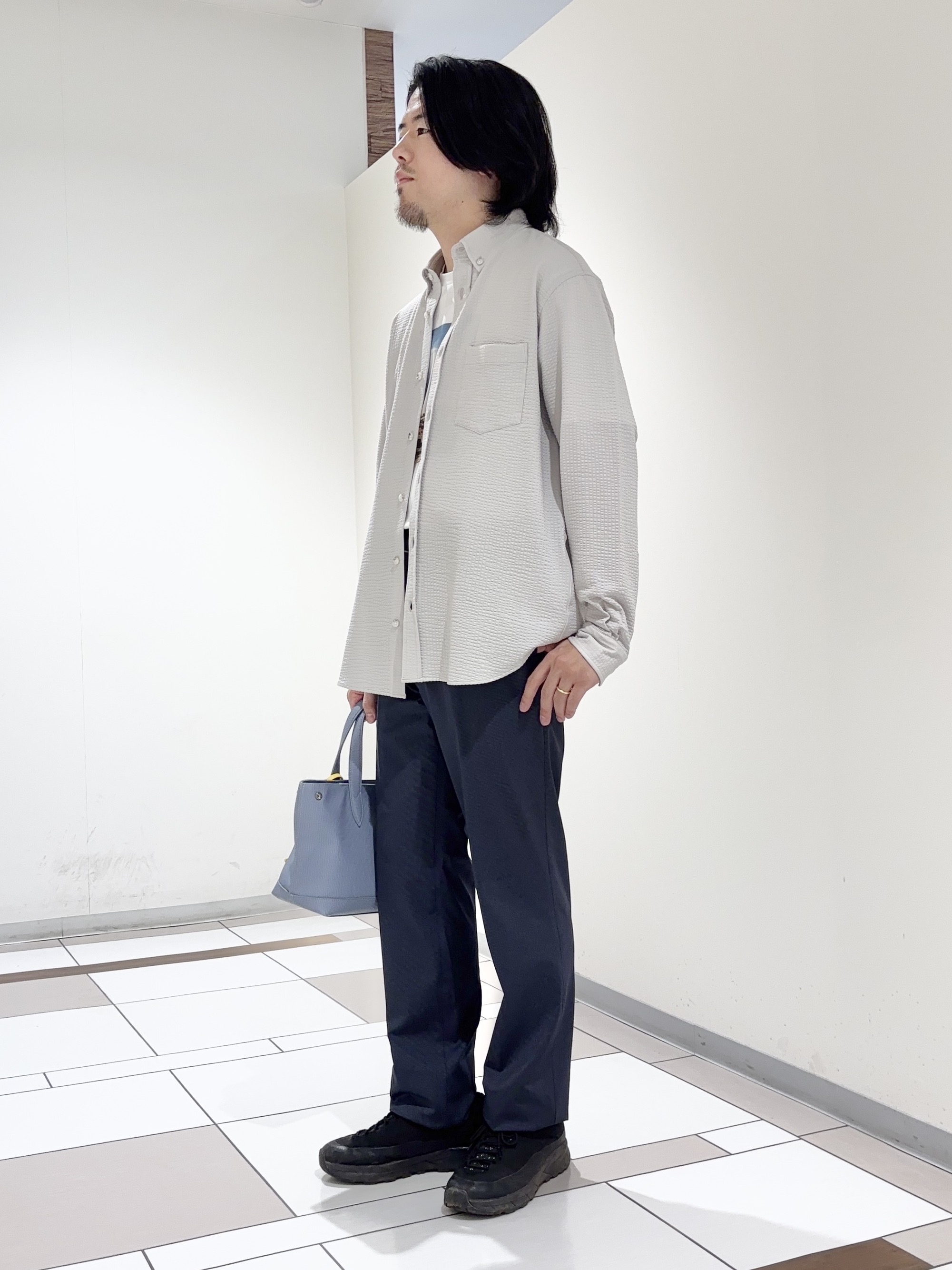 及川さんの「TAKEO KIKUCHI｜【抗菌防臭/シーズンレス】シアサッカー ジャージシャツ」を使ったコーディネート