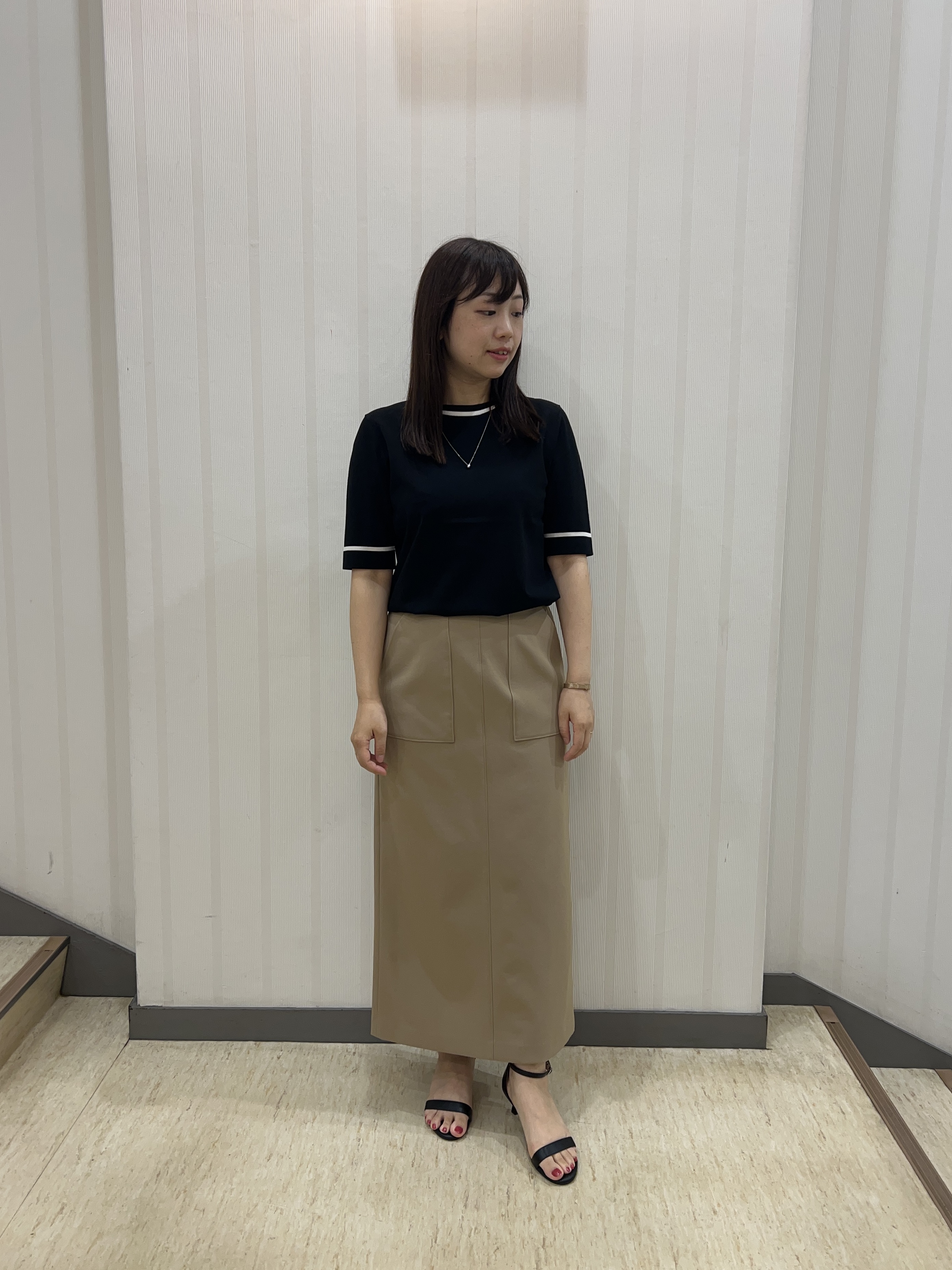 サキさんの「UNTITLED｜【アンサンブル可/きれいめ/通勤】コンパクト5分袖ニット」を使ったコーディネート