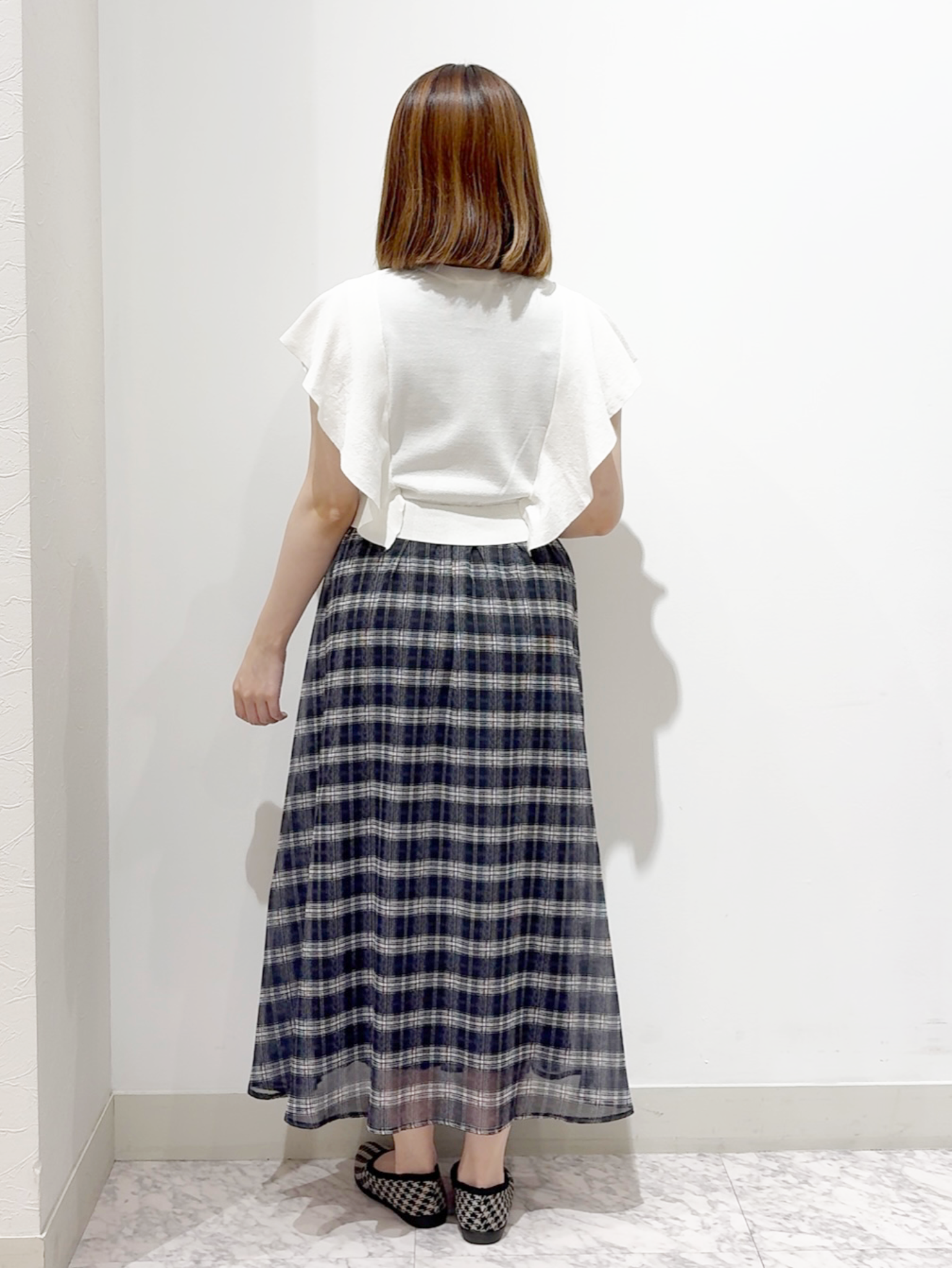 しかっちさんの「grove｜【低身長さんも選べる着丈・洗濯機◎】1枚で華やか 肩フリルニットドッキングワンピース」を使ったコーディネート