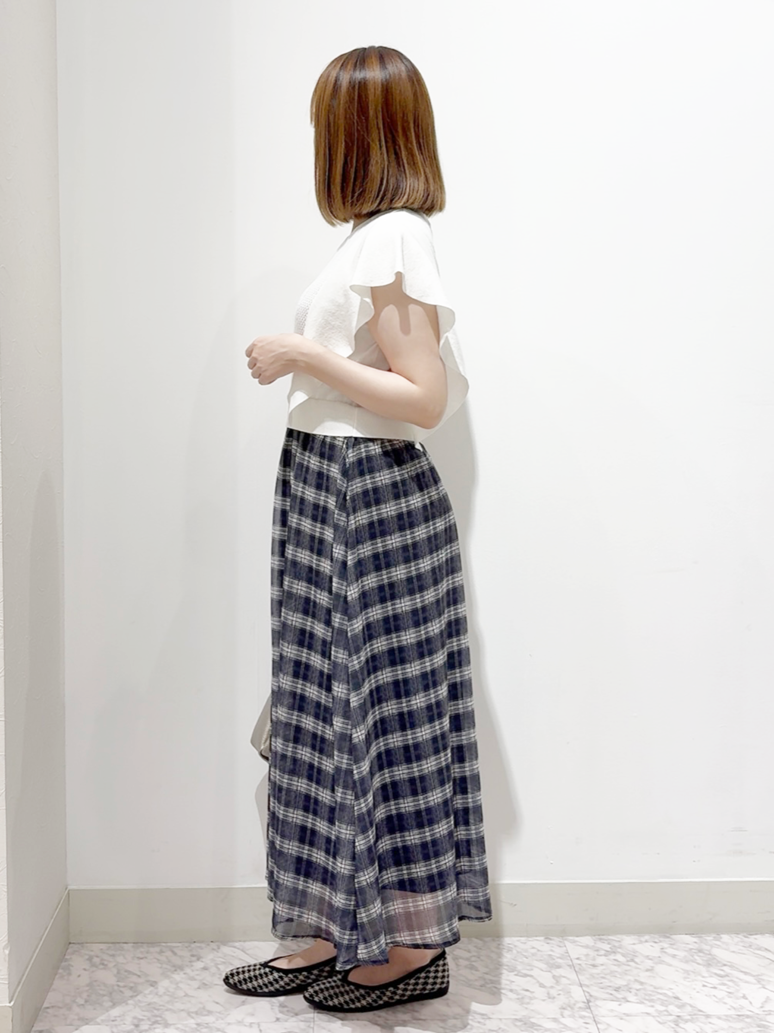 しかっちさんの「grove｜【低身長さんも選べる着丈・洗濯機◎】1枚で華やか 肩フリルニットドッキングワンピース」を使ったコーディネート