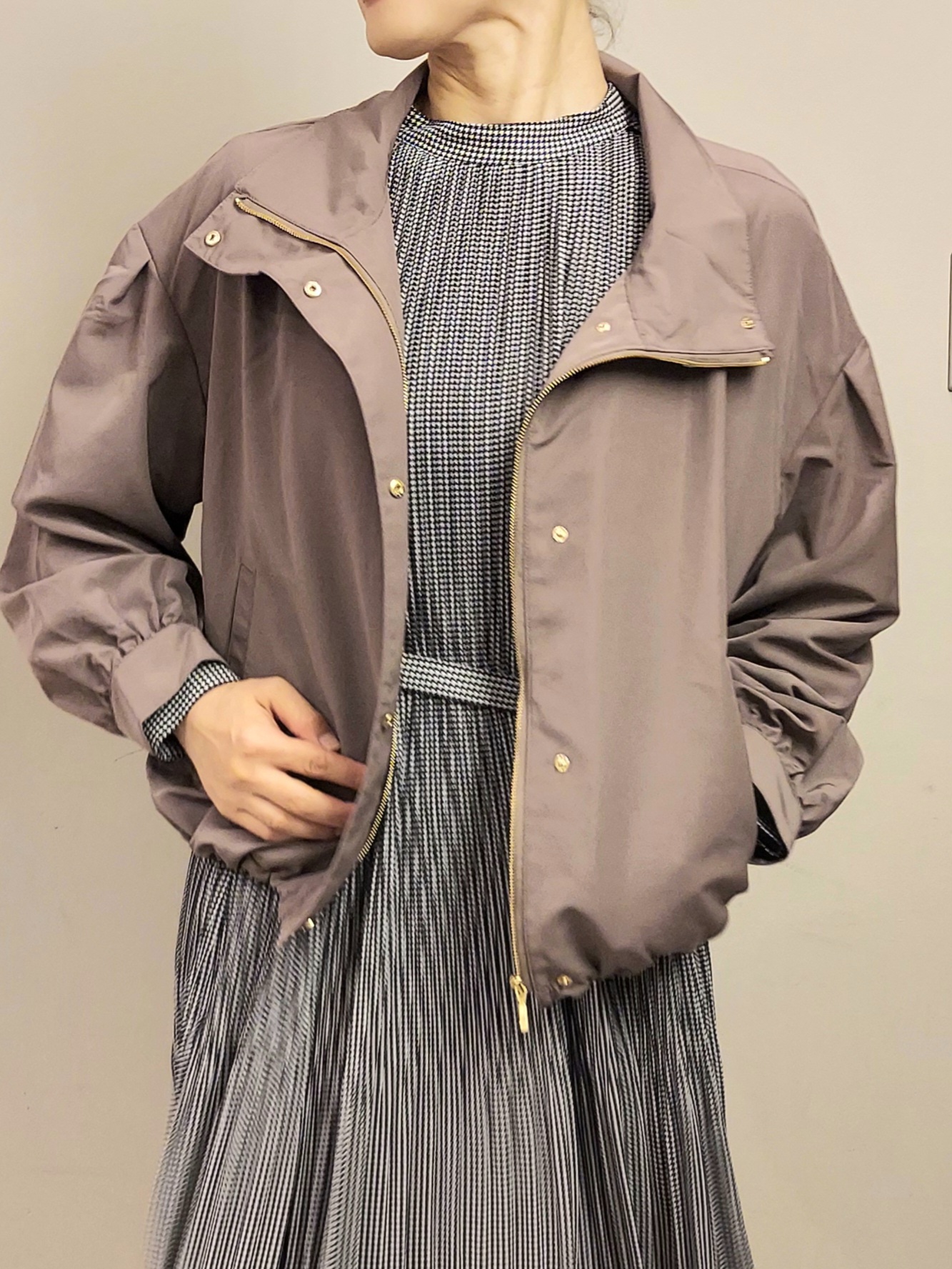 MAKIさんの「index｜【防シワ】スタンドパフブルゾン《洗濯機OK》」を使ったコーディネート