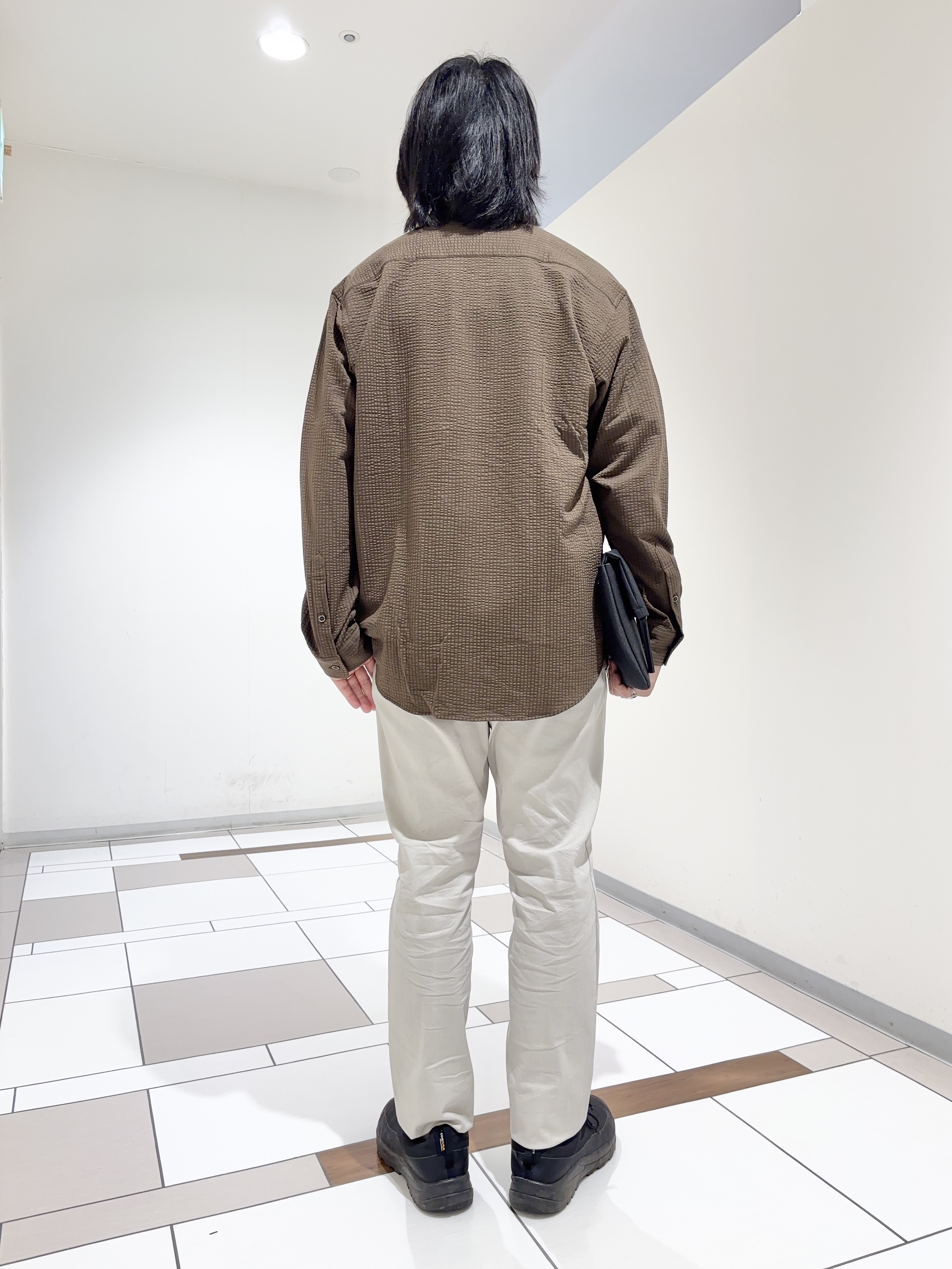及川さんの「TAKEO KIKUCHI｜【接触冷感】アイスクリアコットン Tシャツ」を使ったコーディネート
