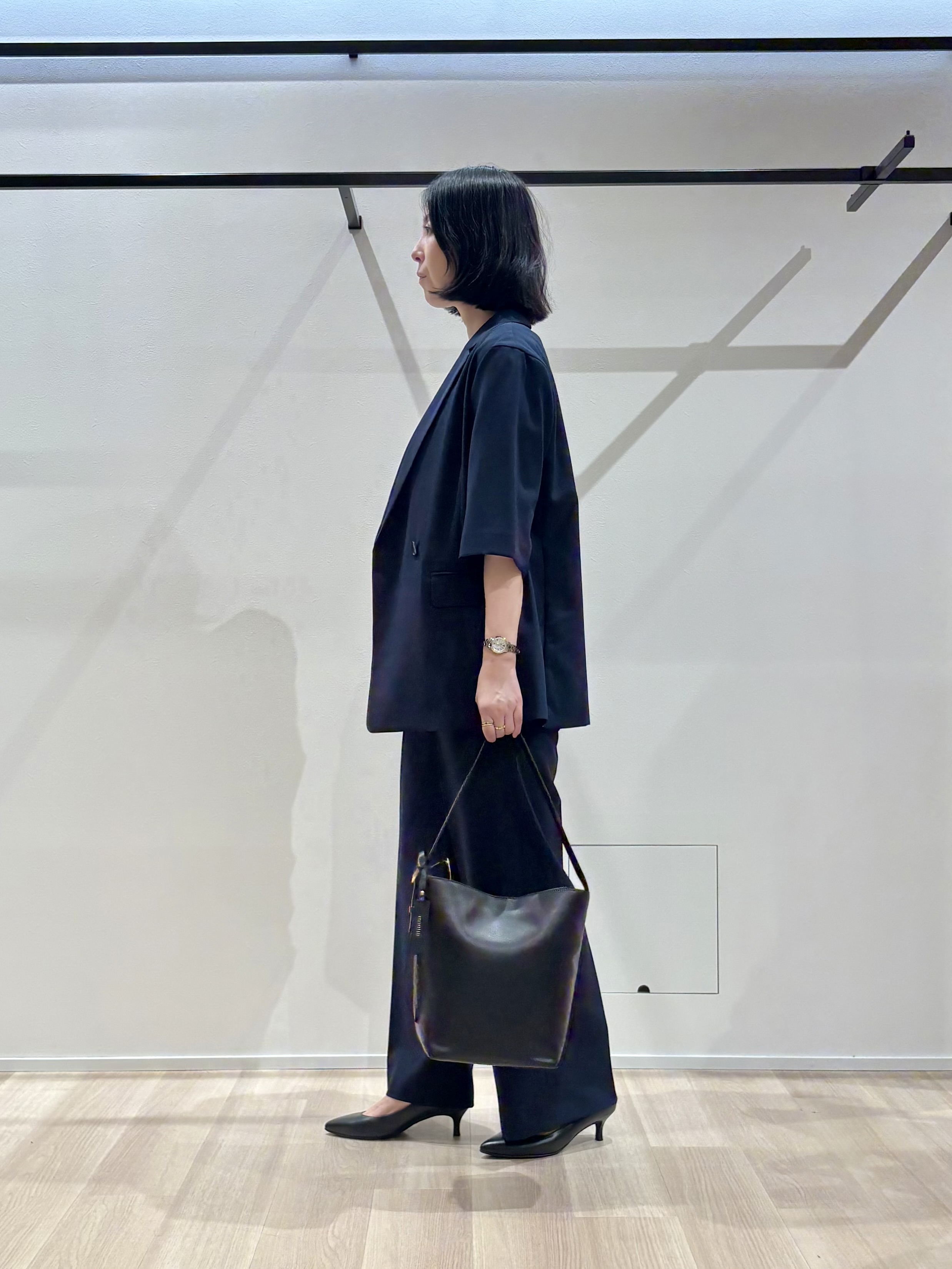 yさんの「UNTITLED｜【秋の通勤羽織/セットアップ可/UVカット】エアリークール半袖ジャケット」を使ったコーディネート