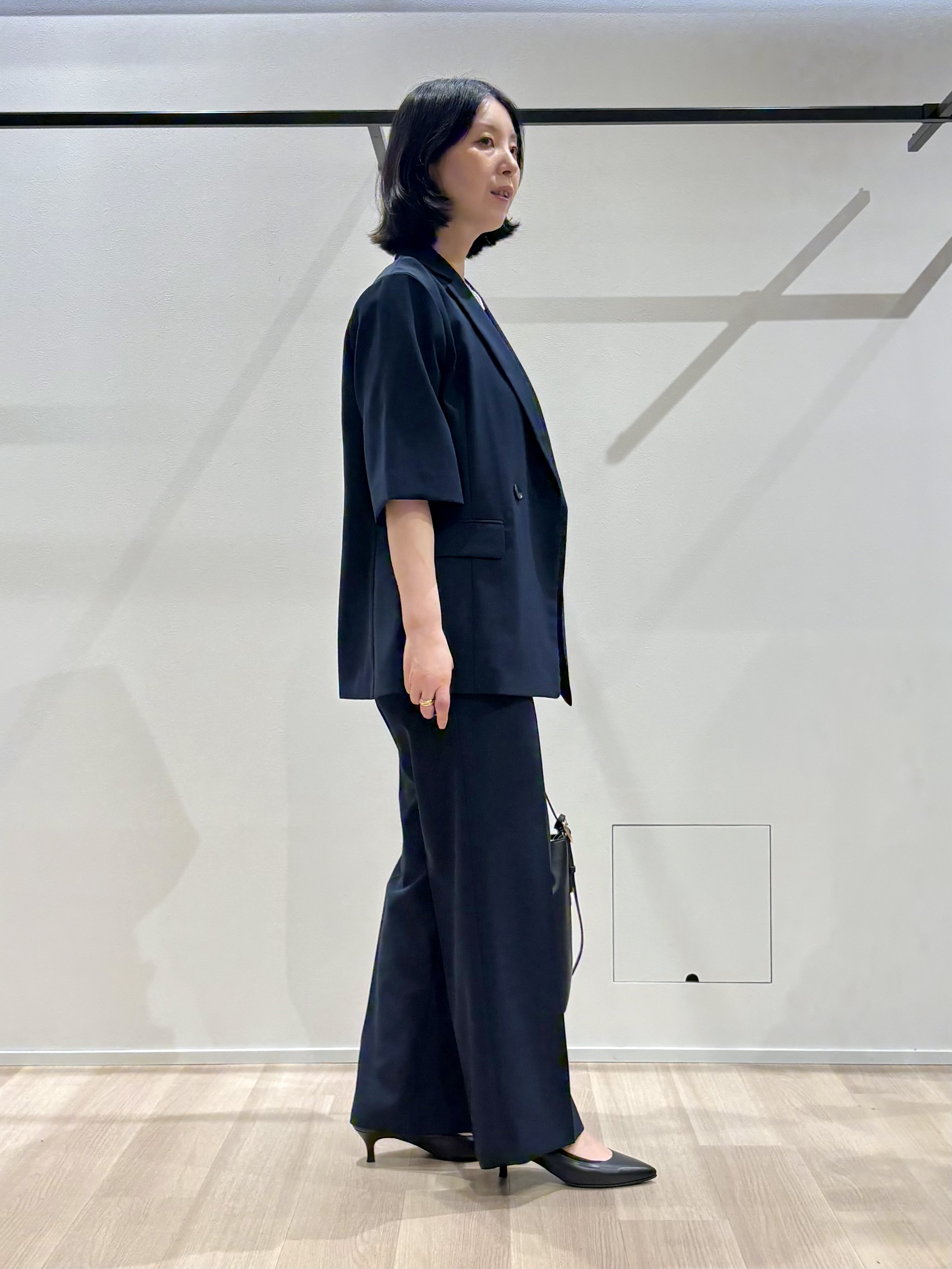 yさんの「UNTITLED｜【秋の通勤羽織/セットアップ可/UVカット】エアリークール半袖ジャケット」を使ったコーディネート