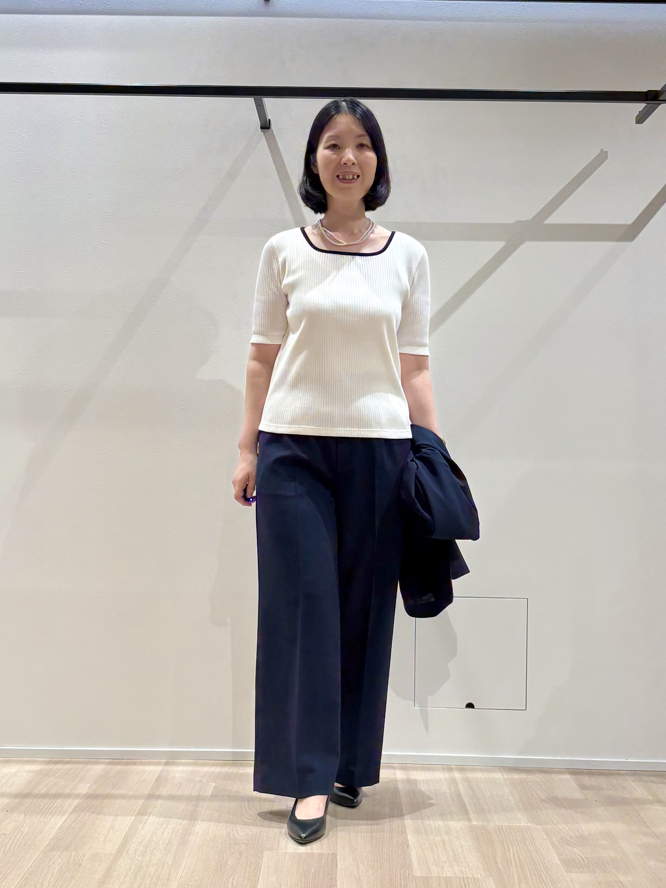 yさんの「UNTITLED｜【秋の通勤羽織/セットアップ可/UVカット】エアリークール半袖ジャケット」を使ったコーディネート