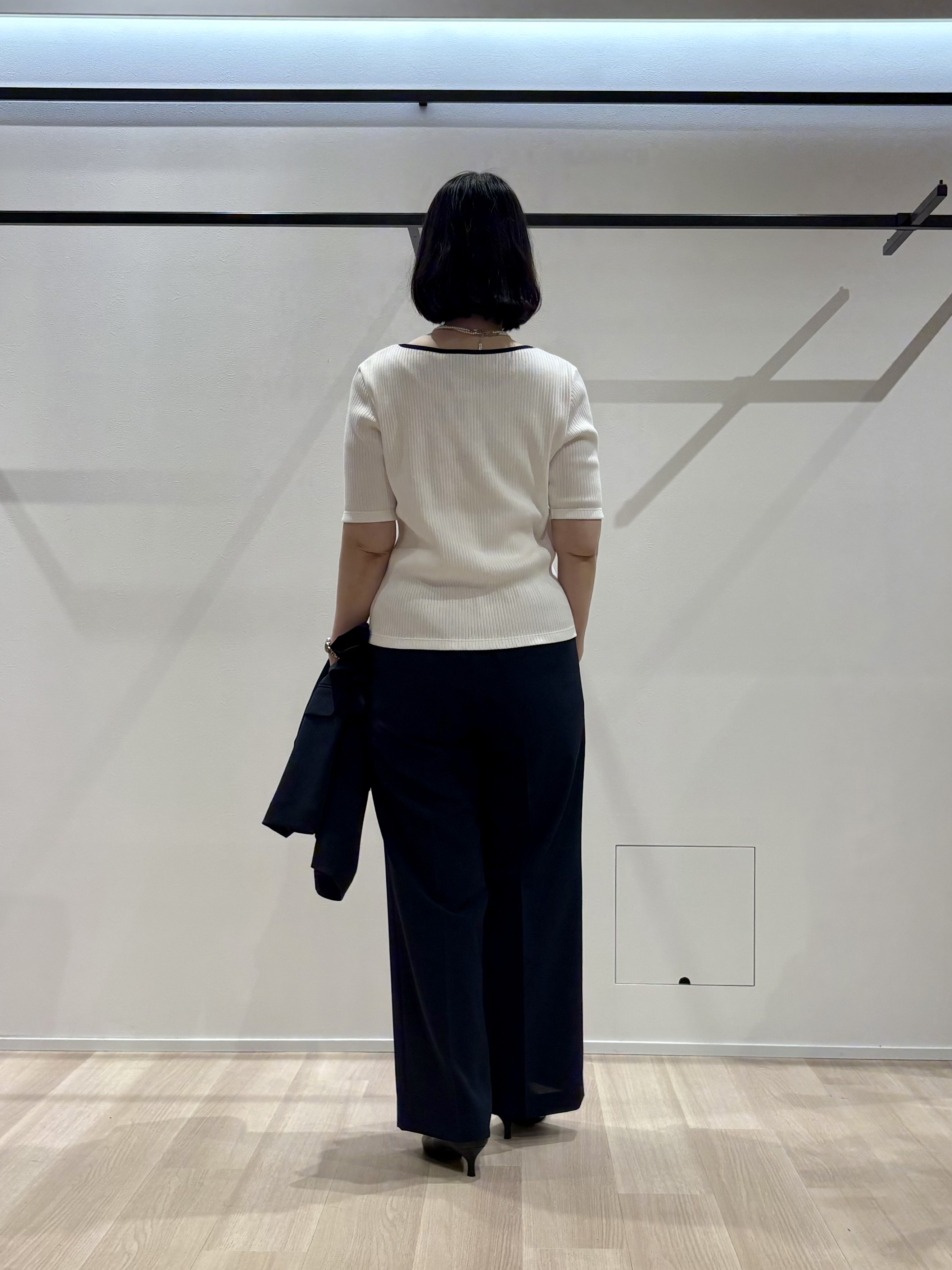 yさんの「UNTITLED｜【秋の通勤羽織/セットアップ可/UVカット】エアリークール半袖ジャケット」を使ったコーディネート