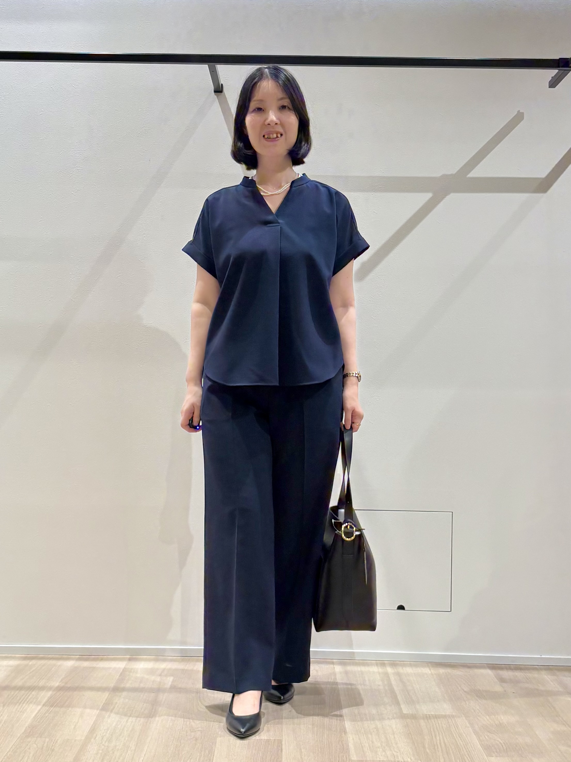 yさんの「UNTITLED｜【残暑も快適/セットアップ可/接触冷感】エアリークールブラウス」を使ったコーディネート