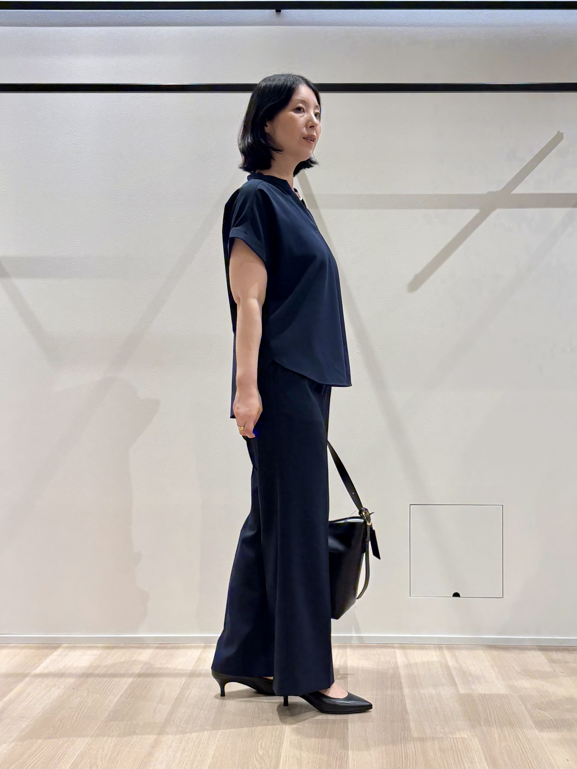 yさんの「UNTITLED｜【残暑も快適/セットアップ可/接触冷感】エアリークールブラウス」を使ったコーディネート