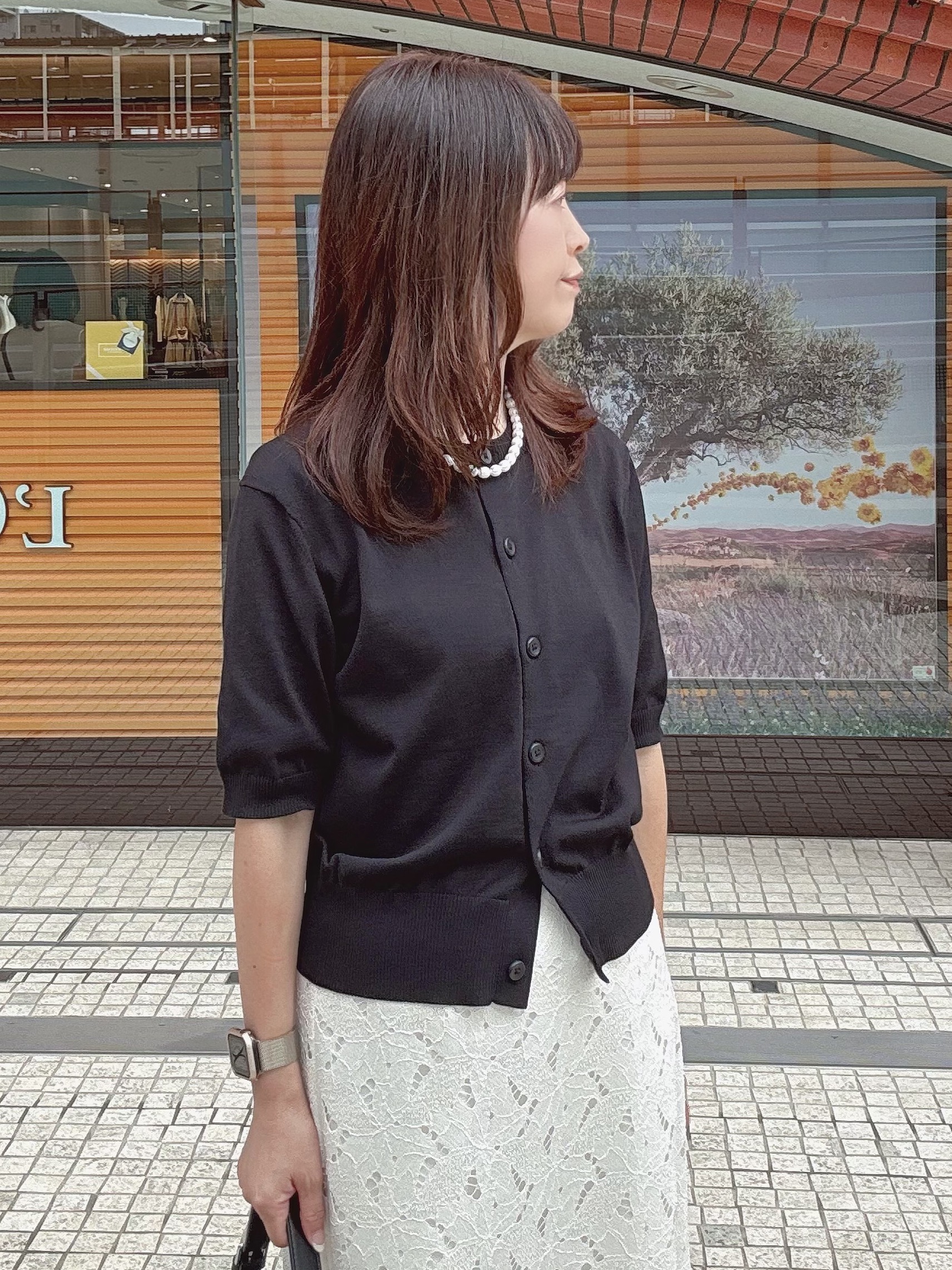 makiさんの「UNTITLED｜【すっきり秋羽織り/前開きボタン】ドライタッチ5分袖カーディガン」を使ったコーディネート