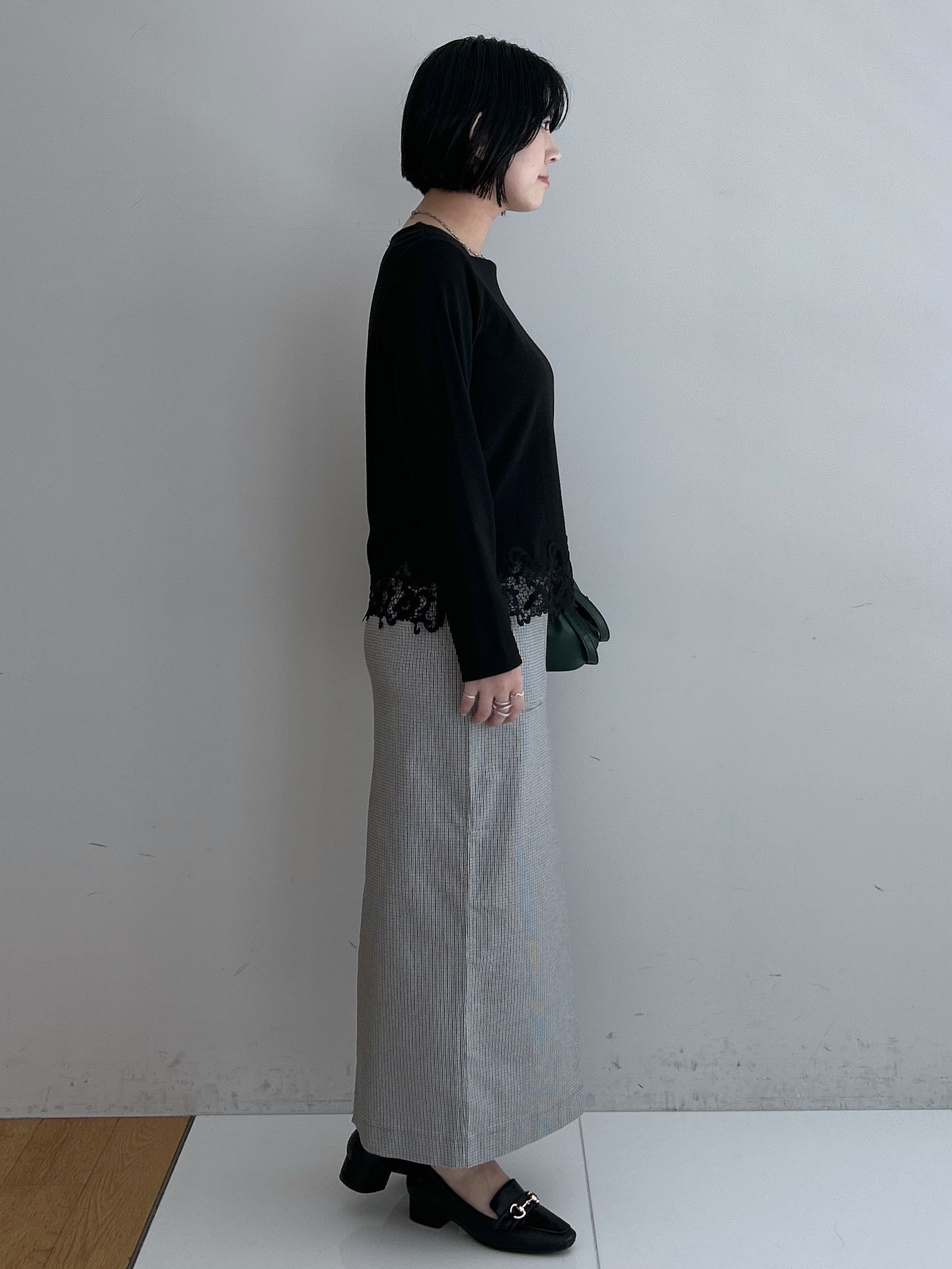 Hirokaさんの「grove｜チェックアソートハイパーナロースカート」を使ったコーディネート